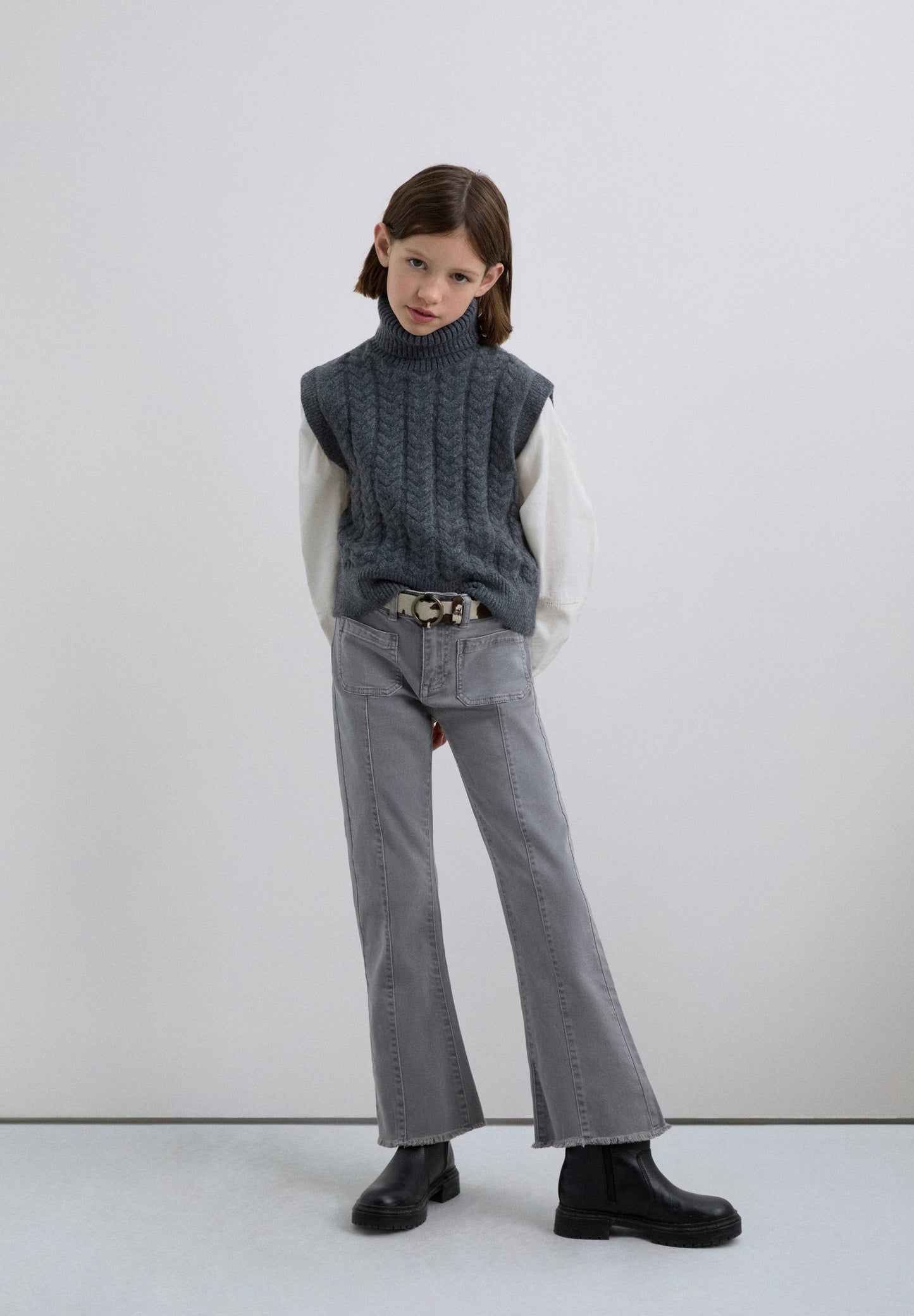 COLETE DE MALHA NA GOLA