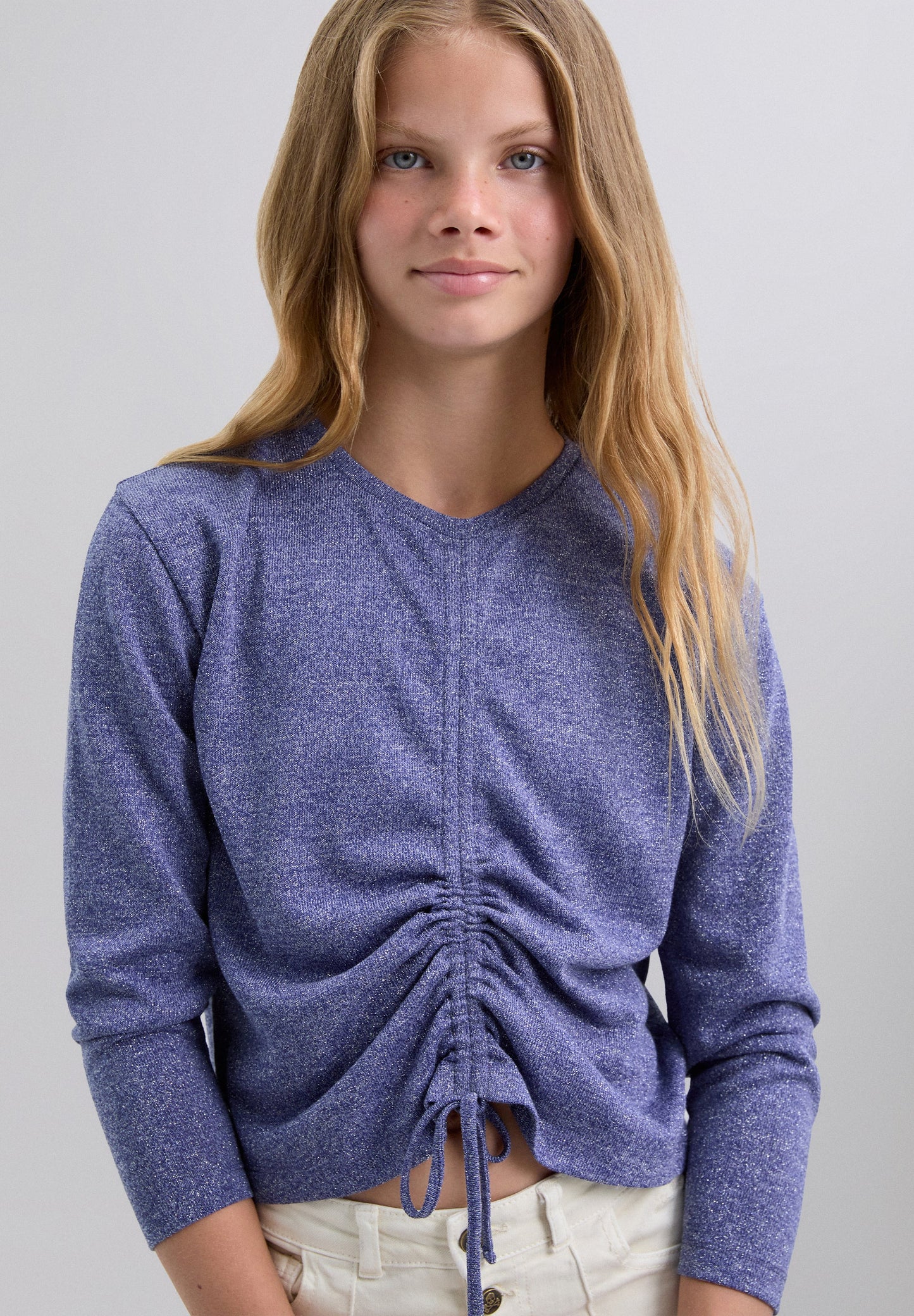 CAMISA COM FRANZIDO AJUSTÁVEL