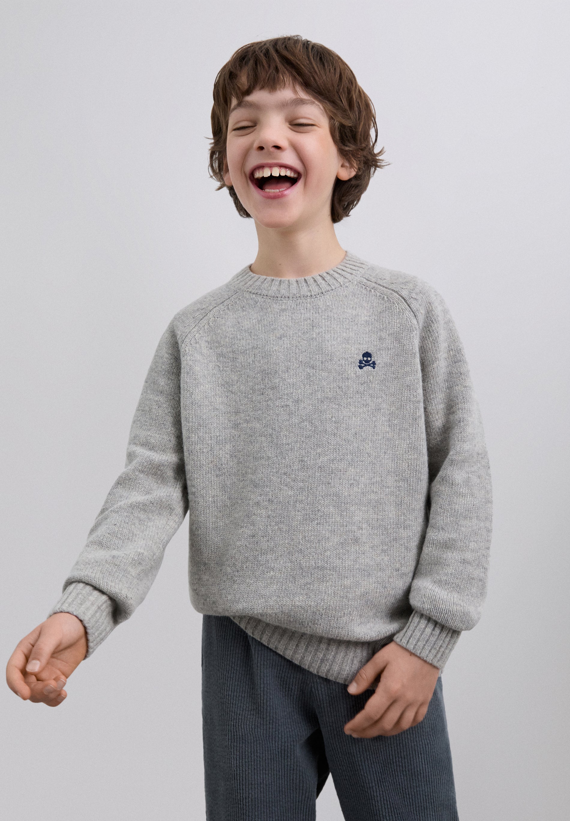 SWEATER SKULL COM MANGA RAGLÃ – Scalpers PT