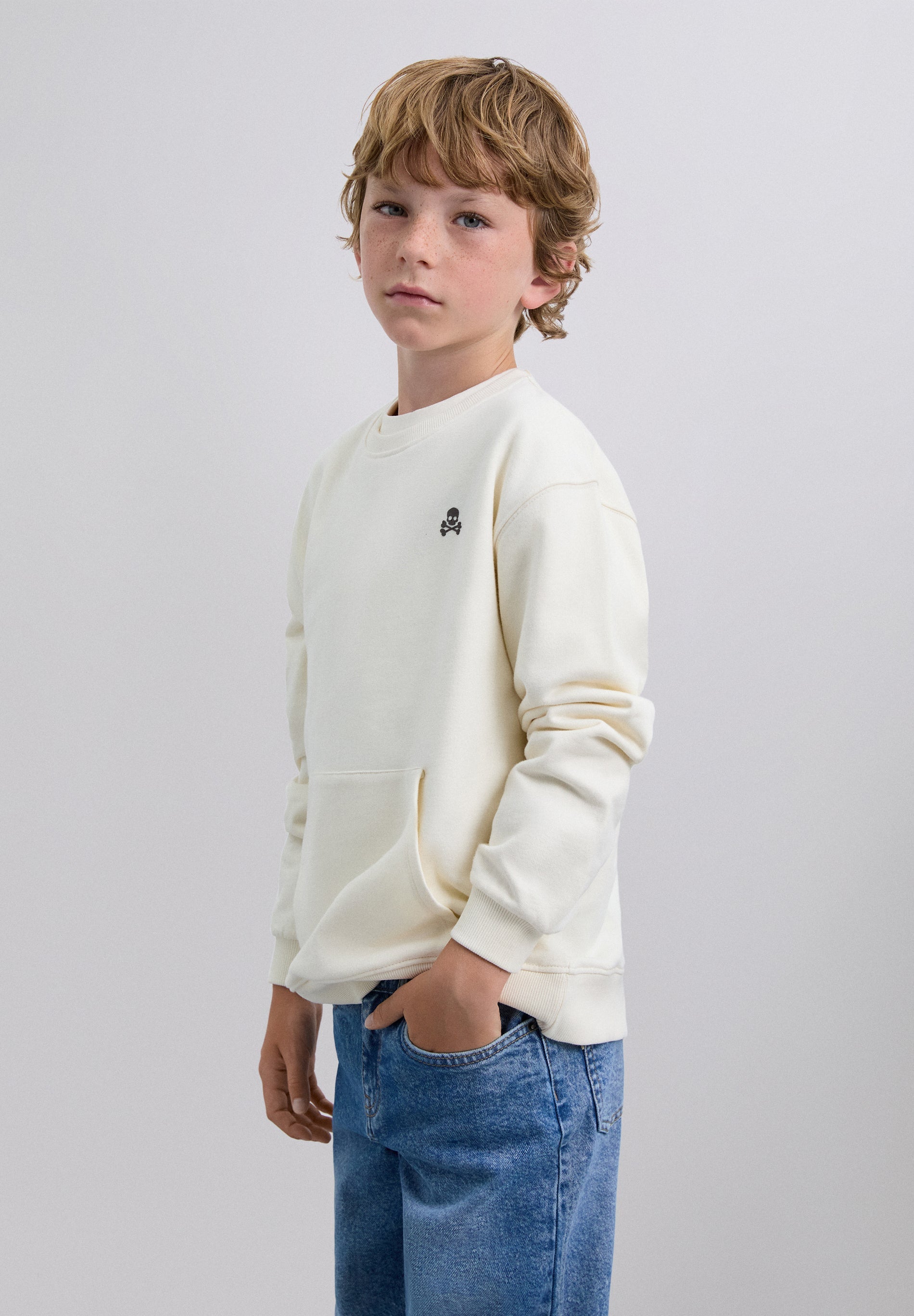 SWEATSHIRT COM SKULL E PADRÃO