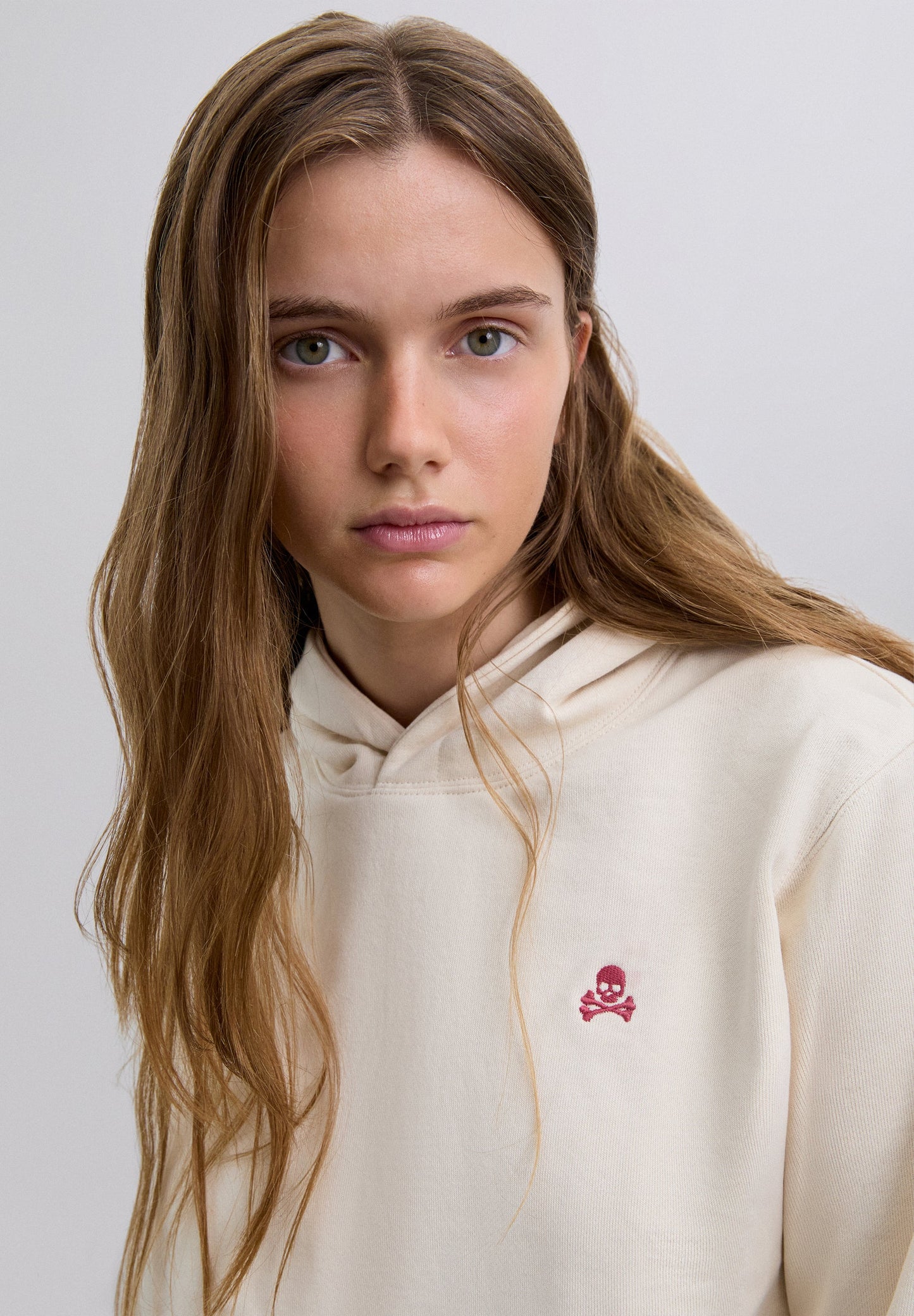 SWEATSHIRT DE CAPUZ COM LOGÓTIPO BORDADO