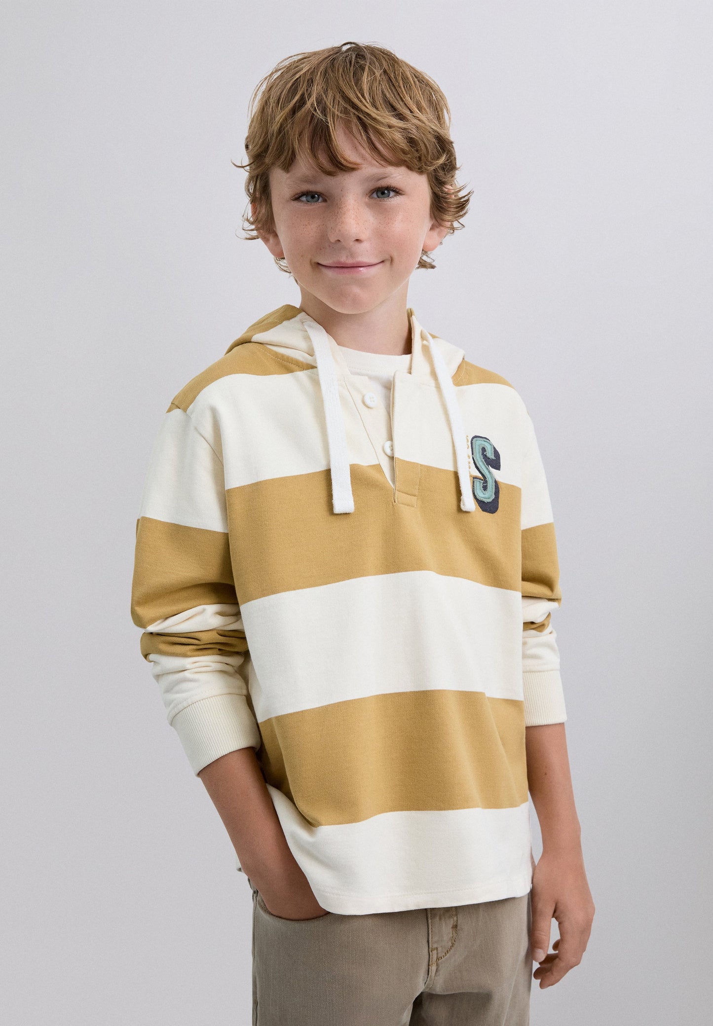 SWEATSHIRT ÀS RISCAS DE CAPUZ COM SKULL