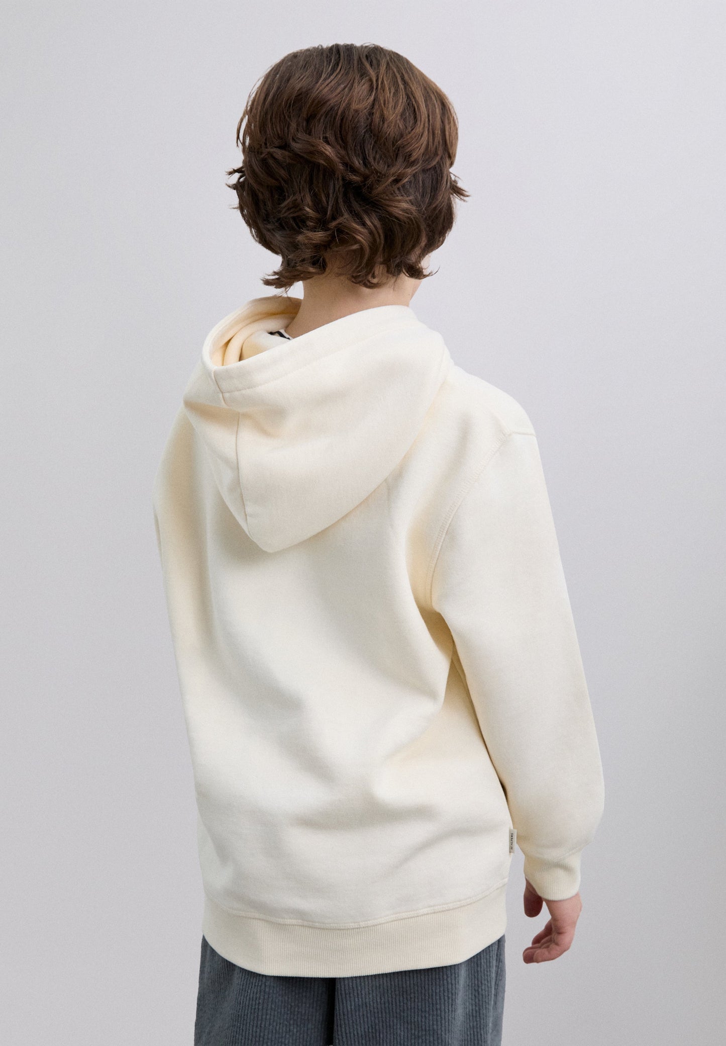 SWEATSHIRT COM CAPUZ E PADRÃO