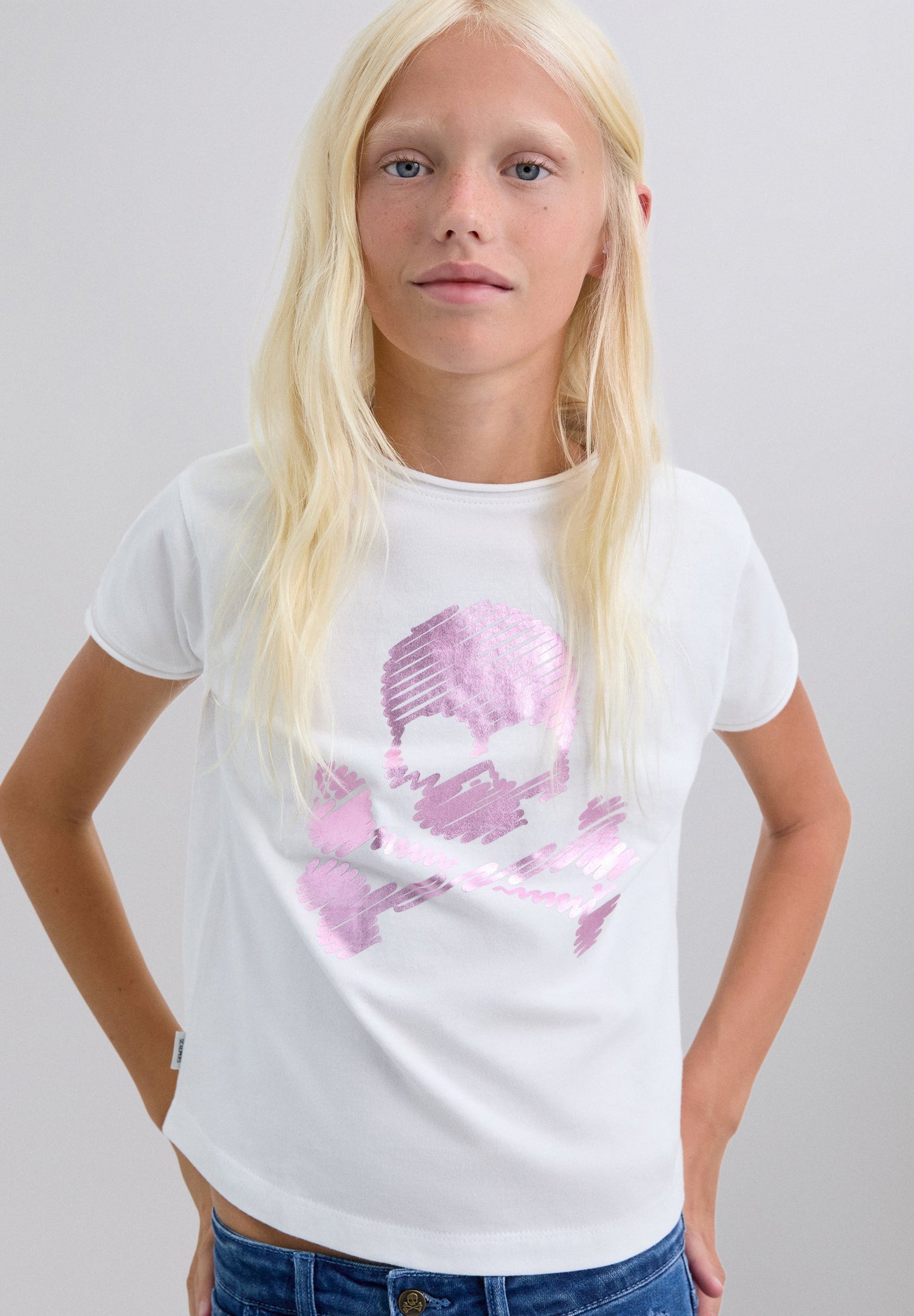 T-SHIRT COM PADRÃO METALIZADO