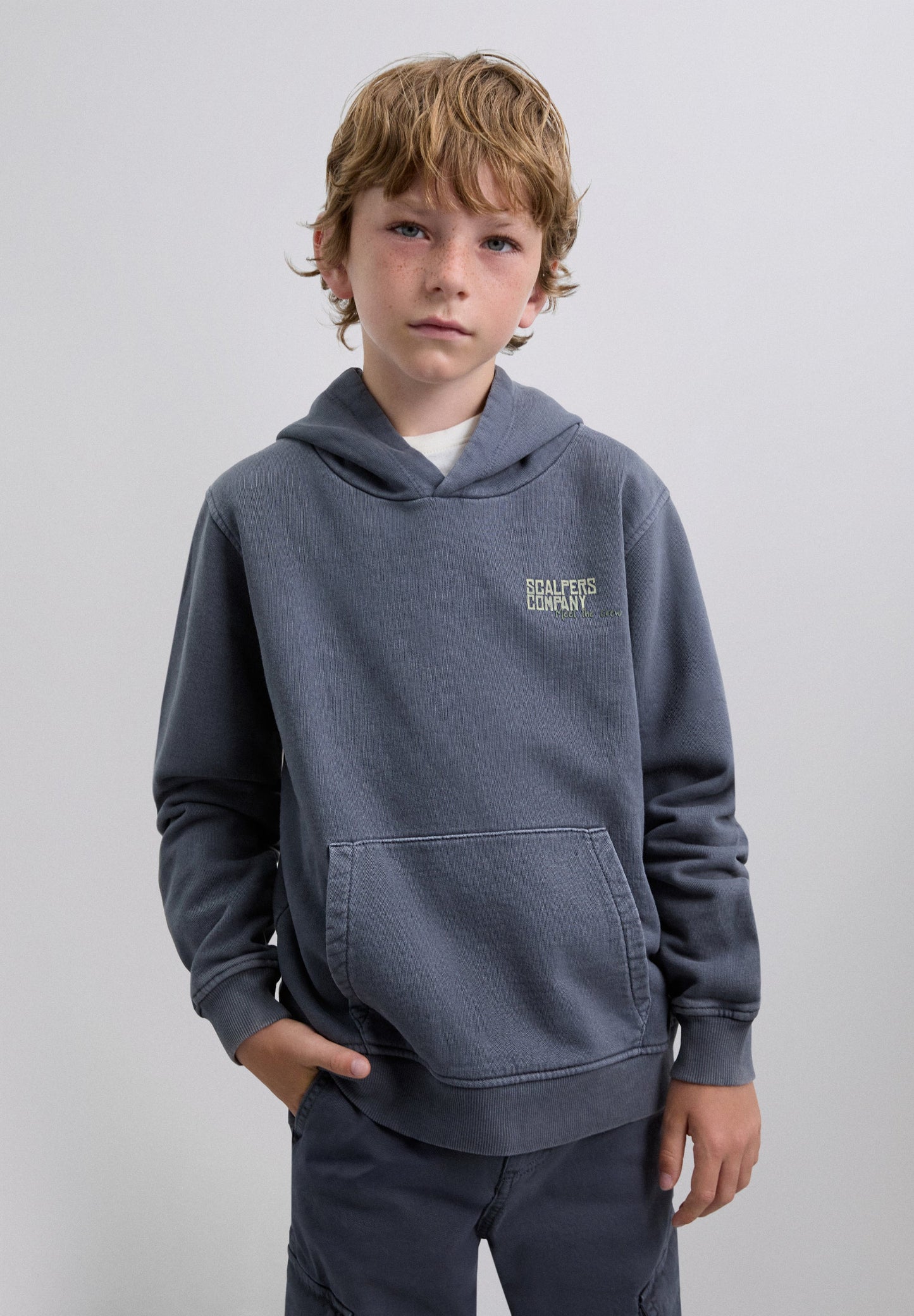SWEATSHIRT COM PADRÃO DE LOGÓTIPO
