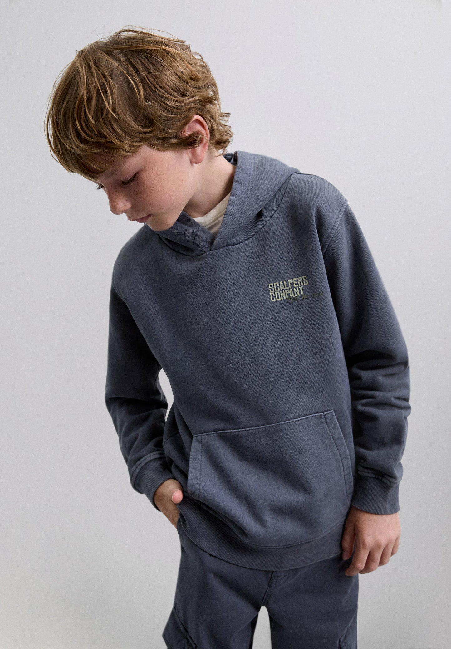 SWEATSHIRT COM PADRÃO DE LOGÓTIPO