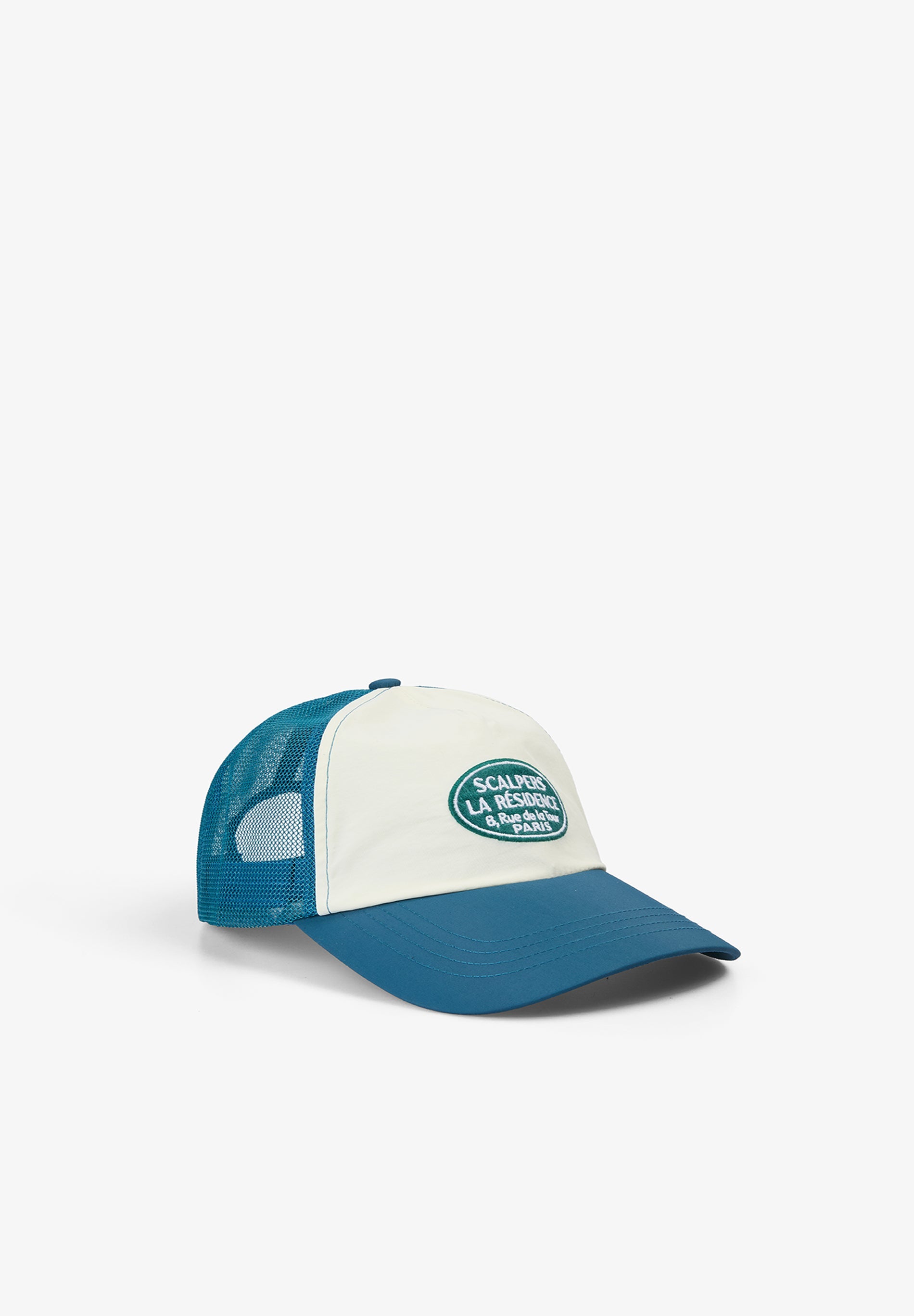 BONÉ TRUCKER COM REMENDO
