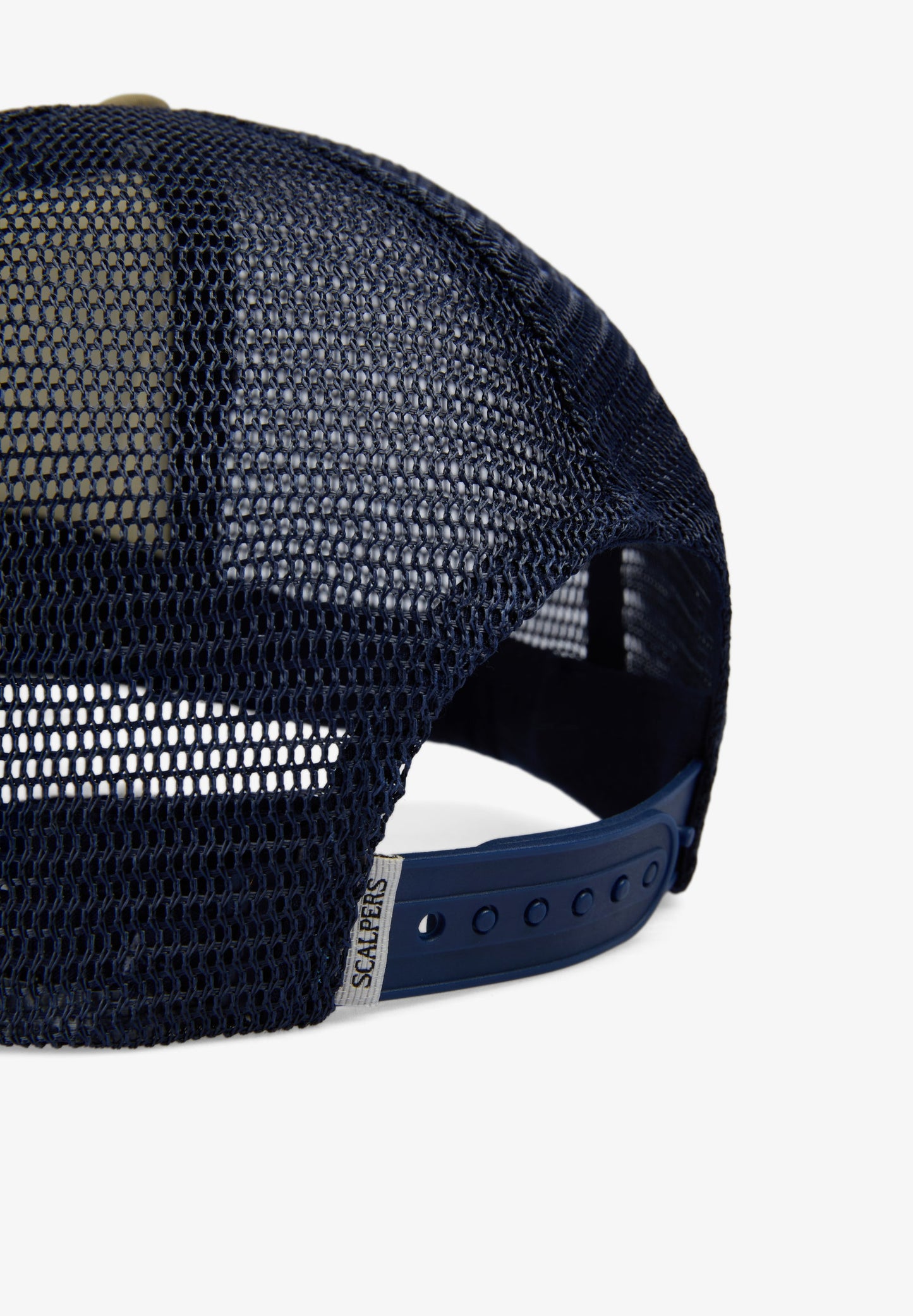 BONÉ TRUCKER COM REMENDO