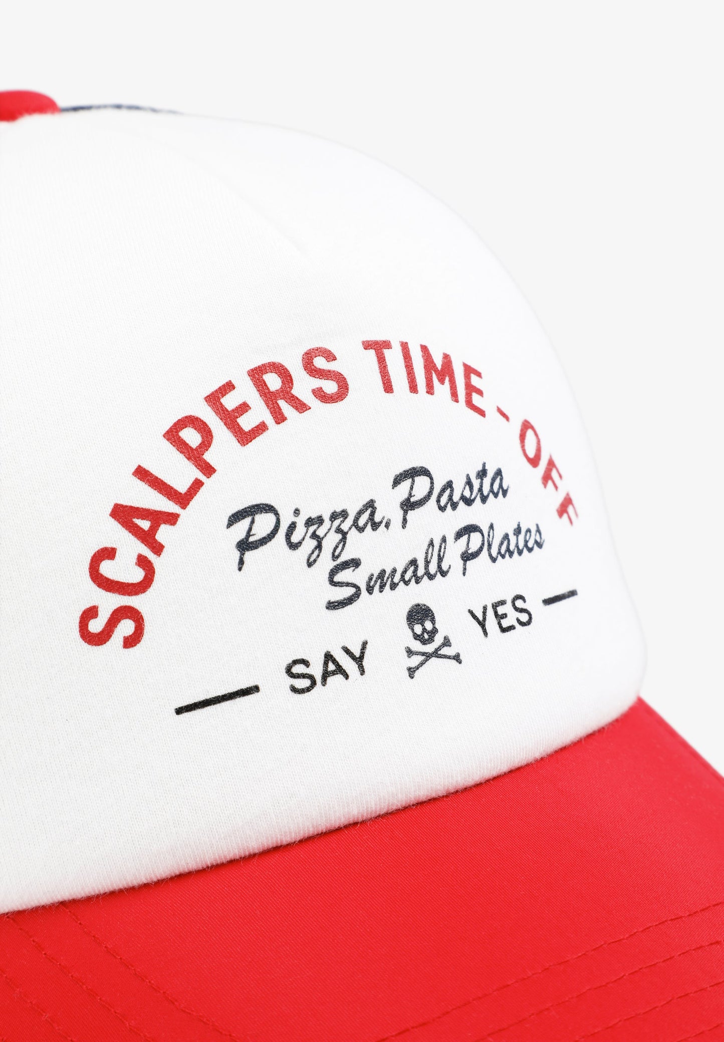 BONÉ TRUCKER COM CONTRASTE