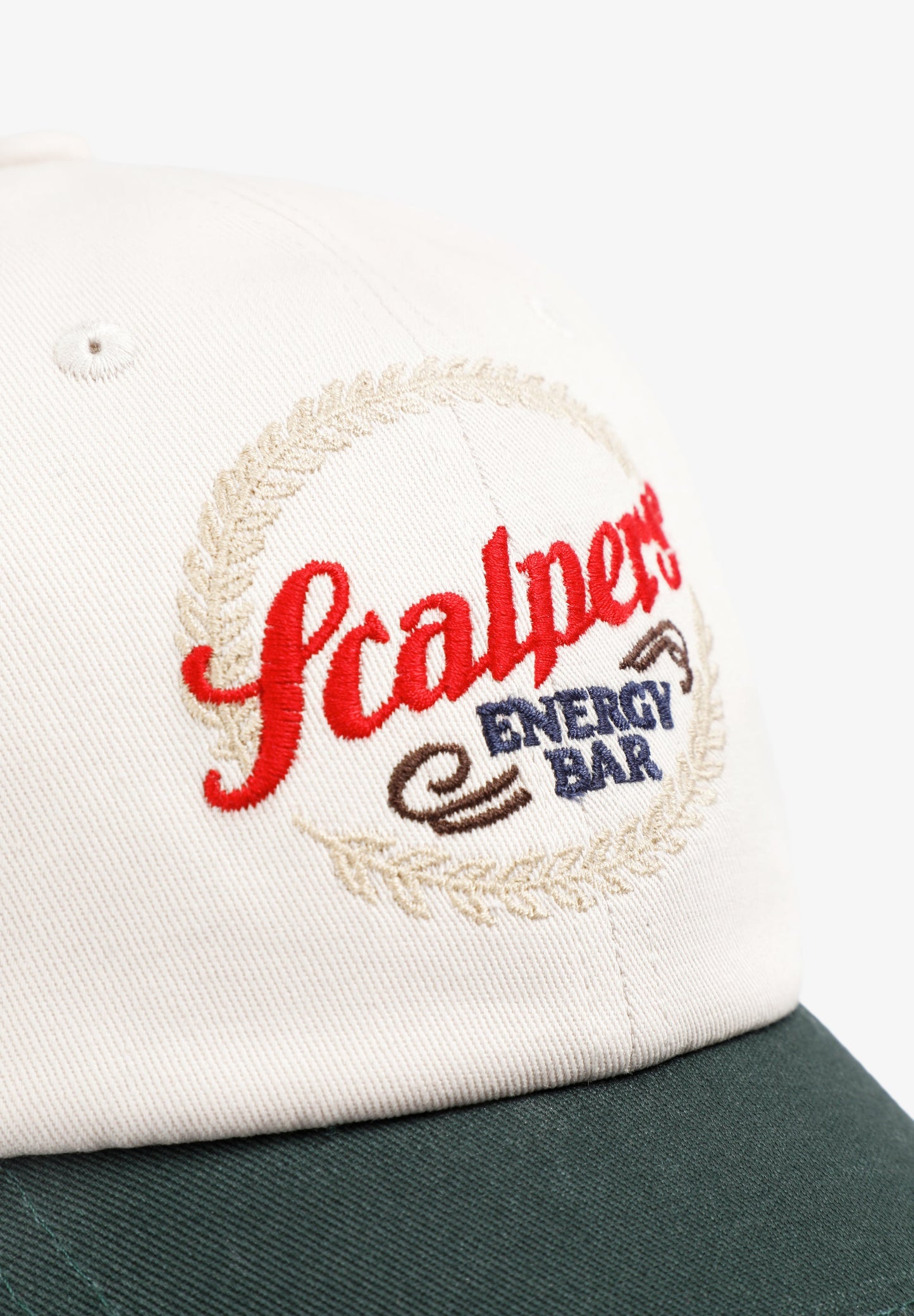 BONÉ BORDADO A CONTRASTAR