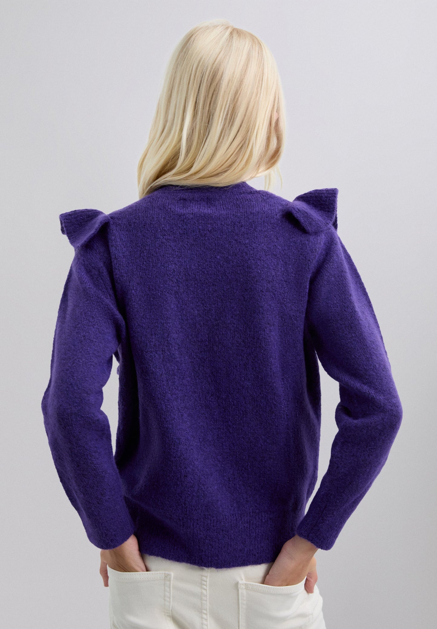SWEATER COM FOLHOS
