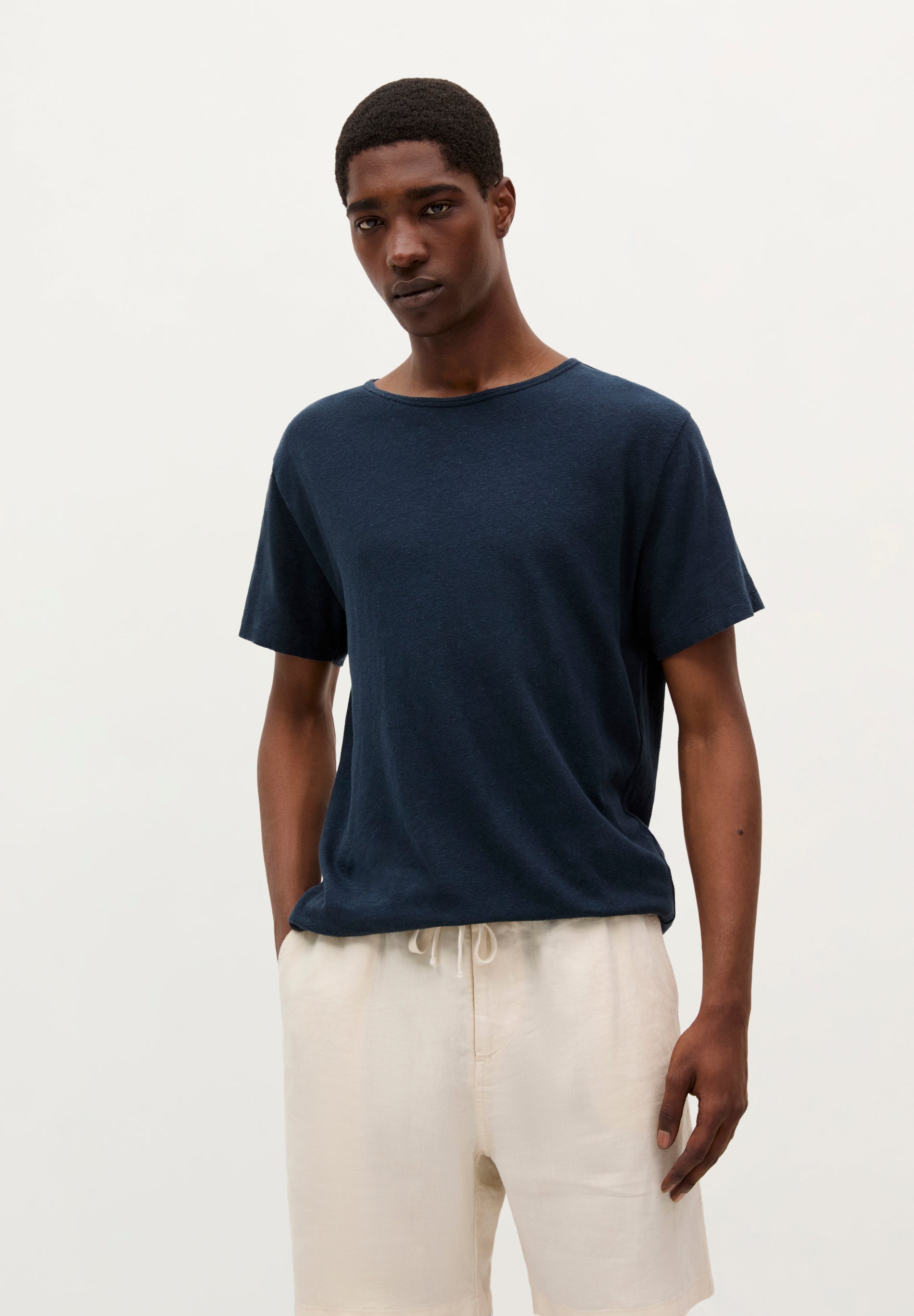 T-SHIRT BÁSICA EM LINHO