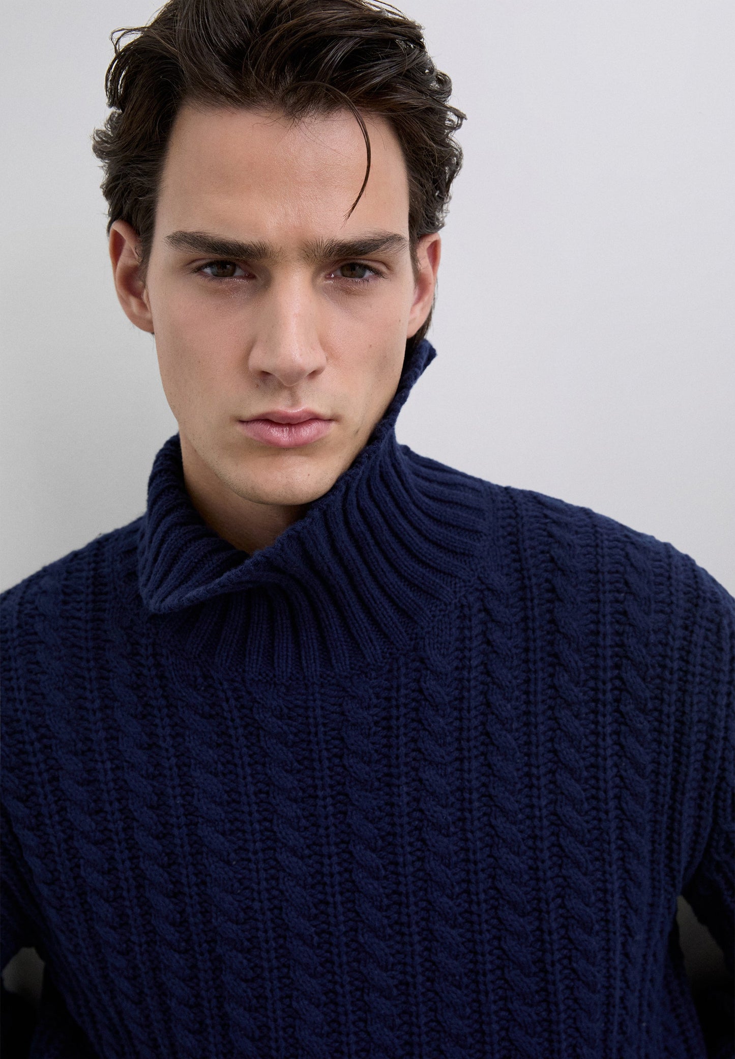 SWEATER GOLA ALTA ENTRANÇADO