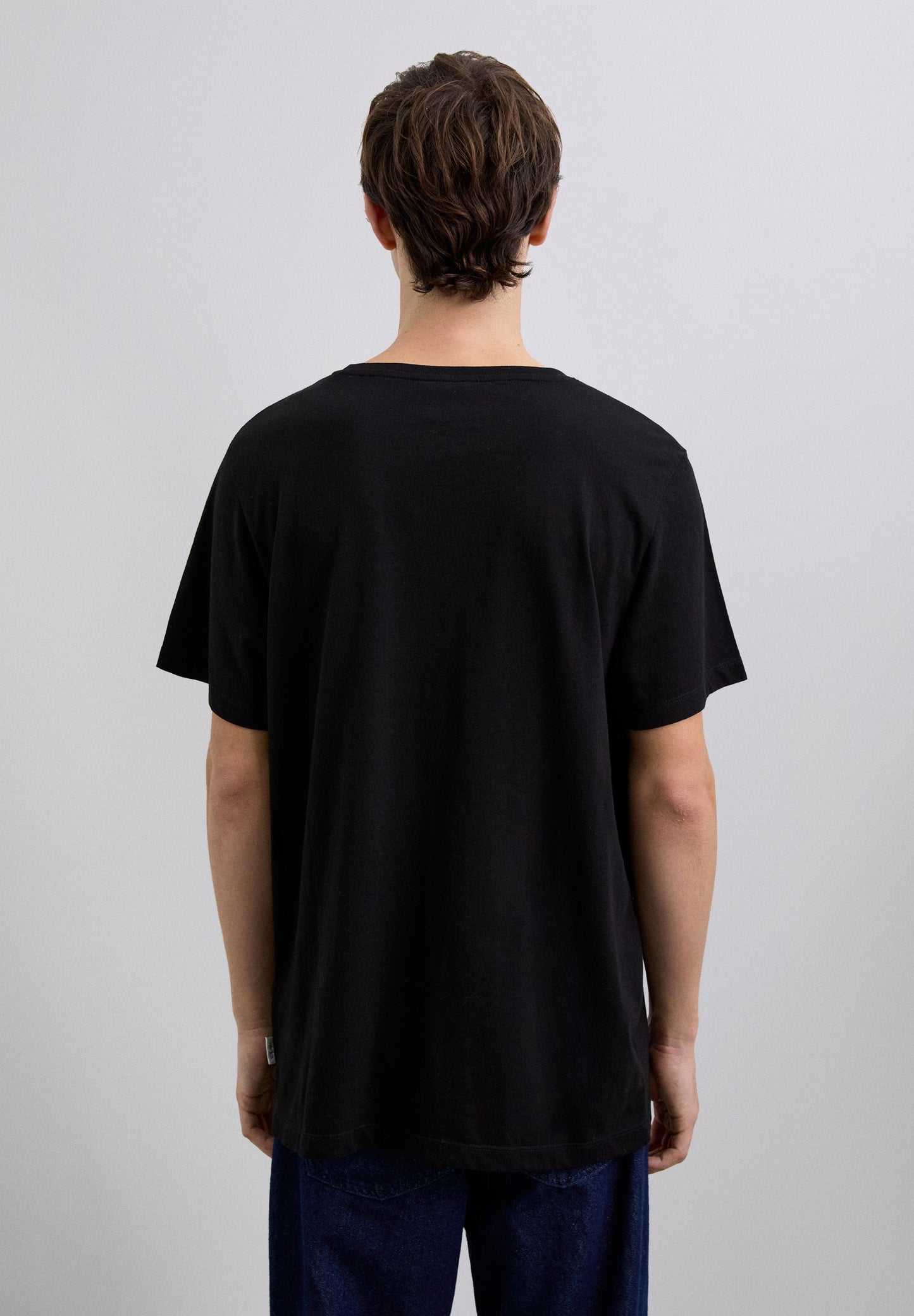 T-SHIRT CAVEIRA BORDADA