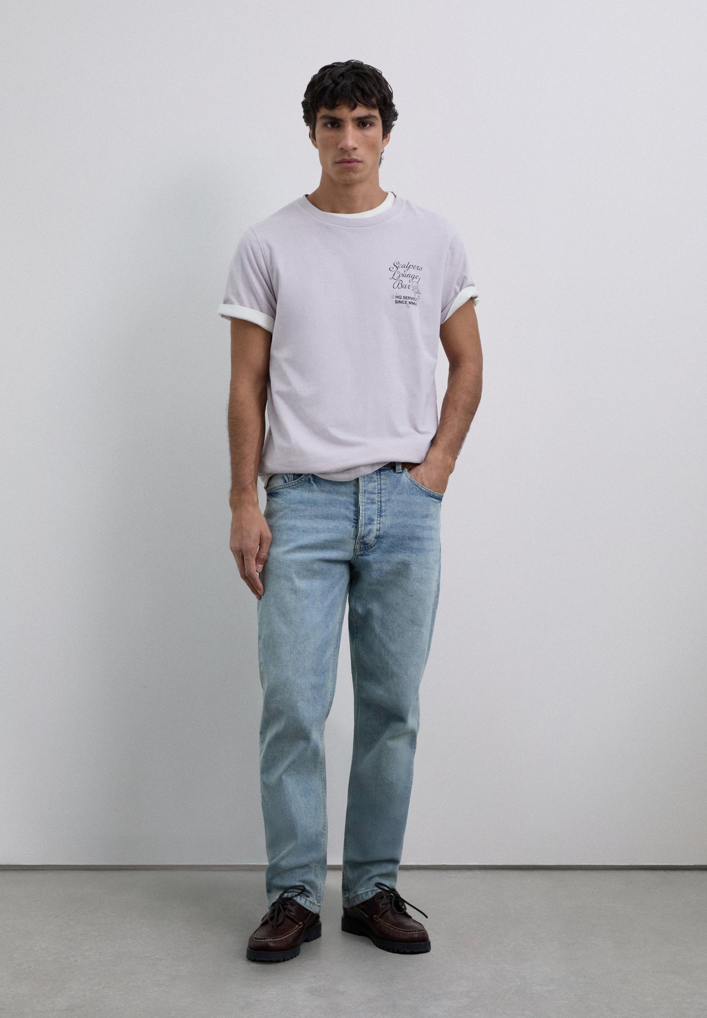 T-SHIRT COM PADRÃO LOUNGE BAR