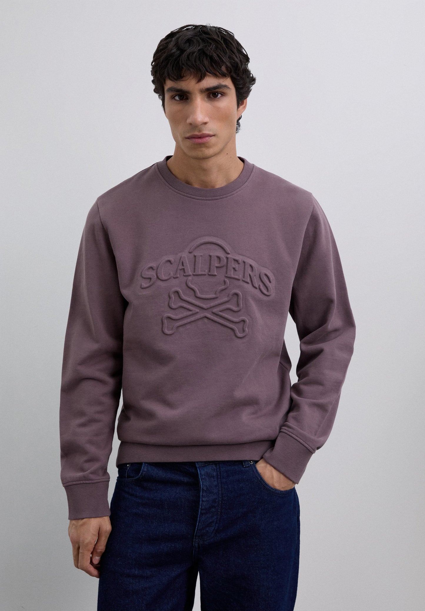 SWEATSHIRT COM LOGÓTIPO EM RELEVO