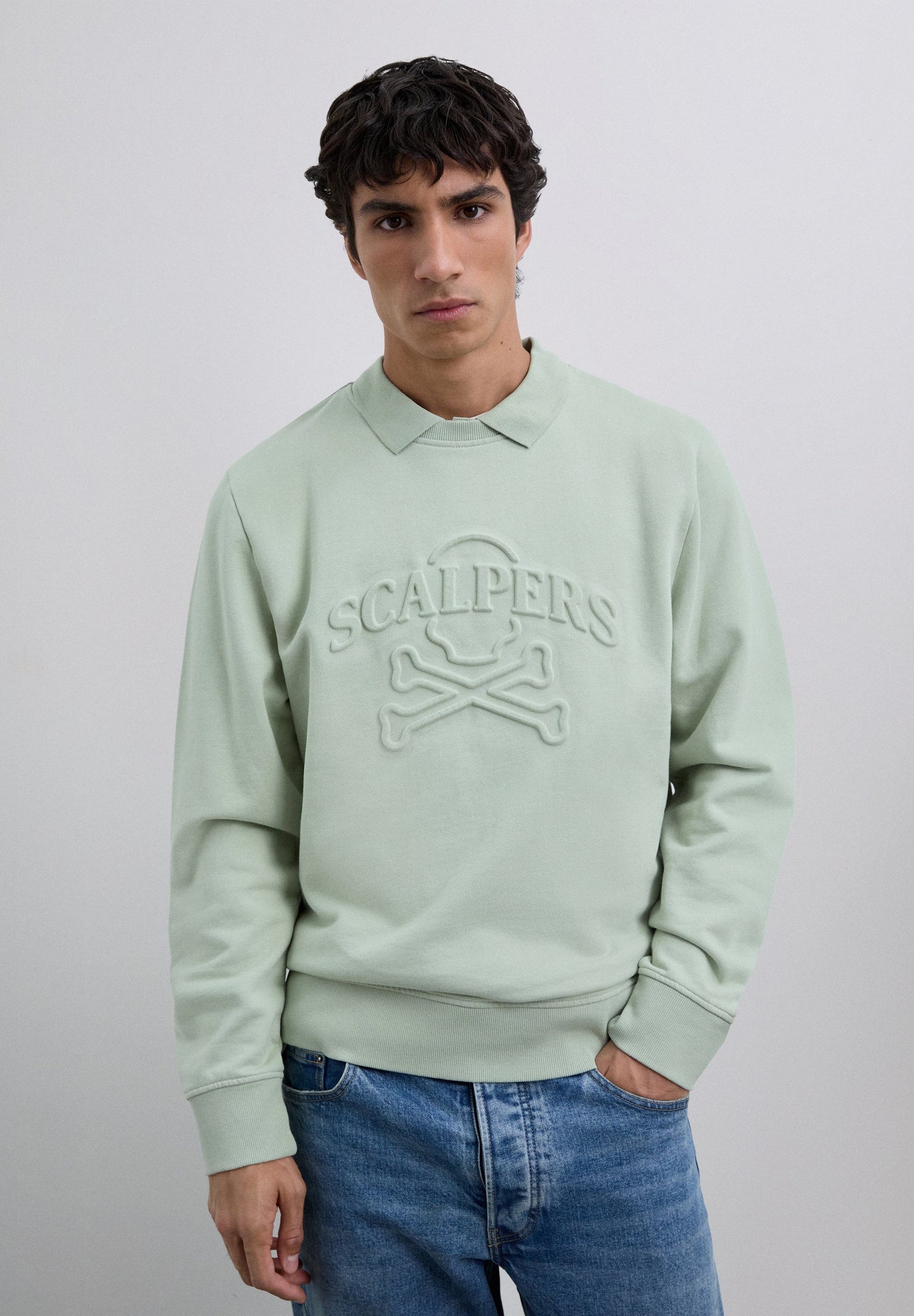 SWEATSHIRT COM LOGÓTIPO EM RELEVO