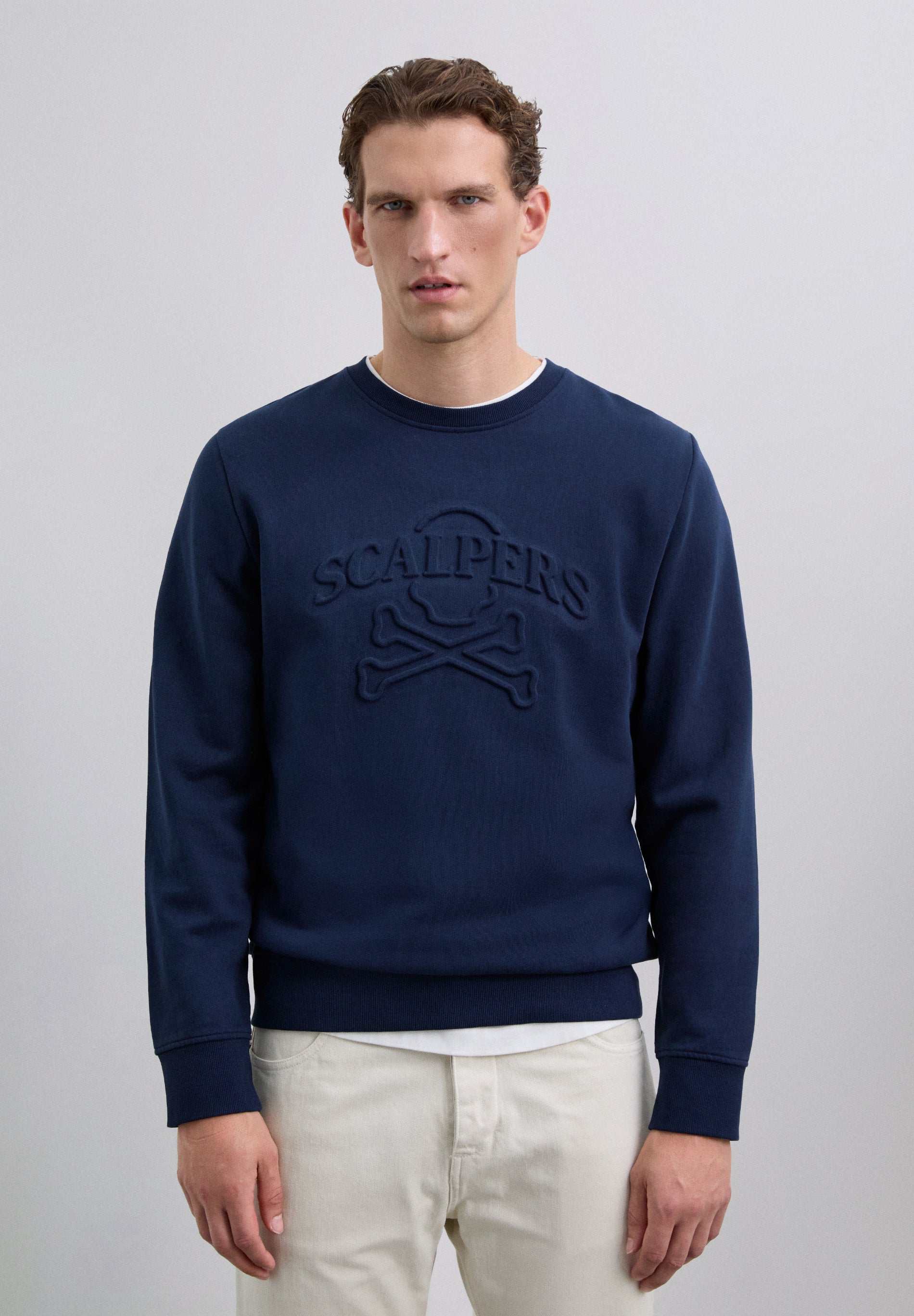 SWEATSHIRT COM LOGÓTIPO EM RELEVO