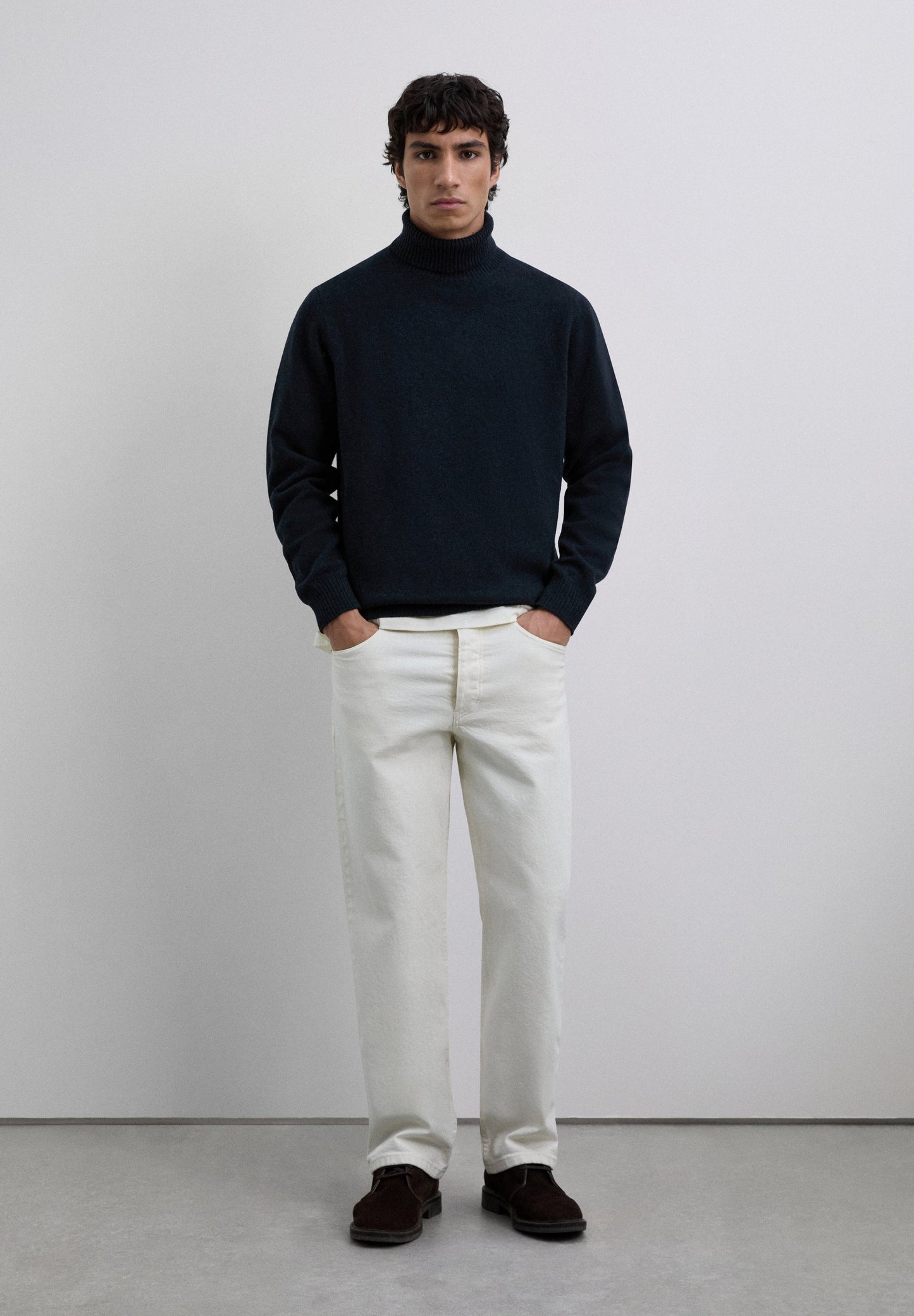 SWEATER DE MALHA COM GOLA ALTA DE LÃ