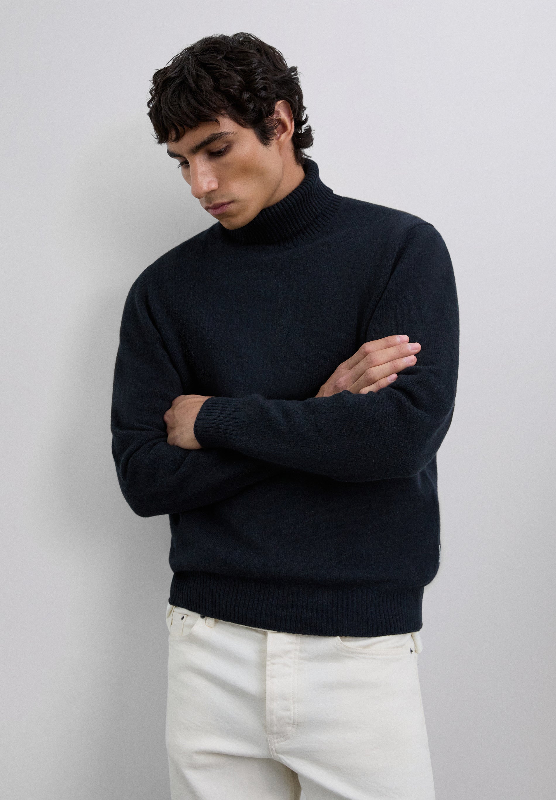 SWEATER DE MALHA COM GOLA ALTA DE LÃ
