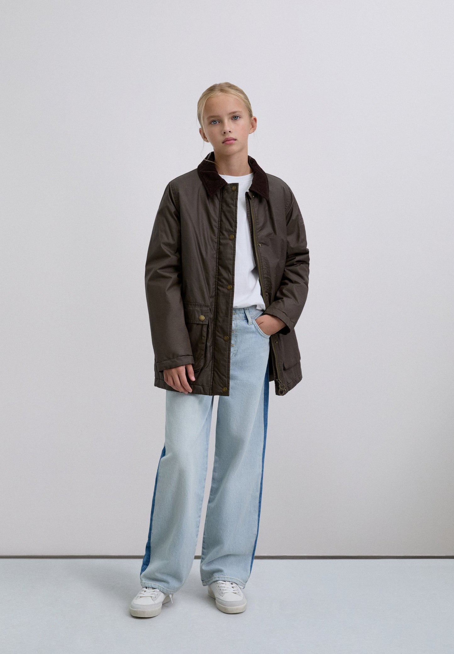 BLUSÃO COM GOLA EM CONTRASTE