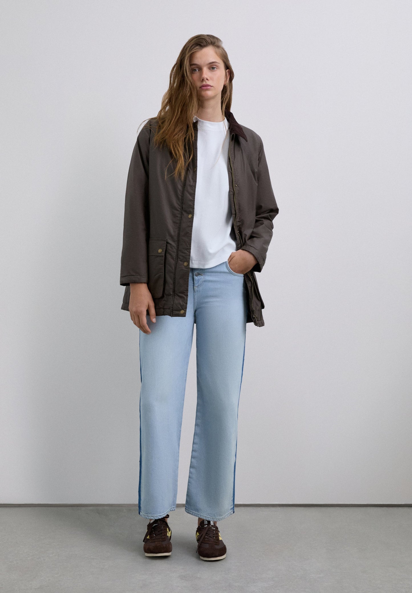 BLUSÃO COM GOLA EM CONTRASTE