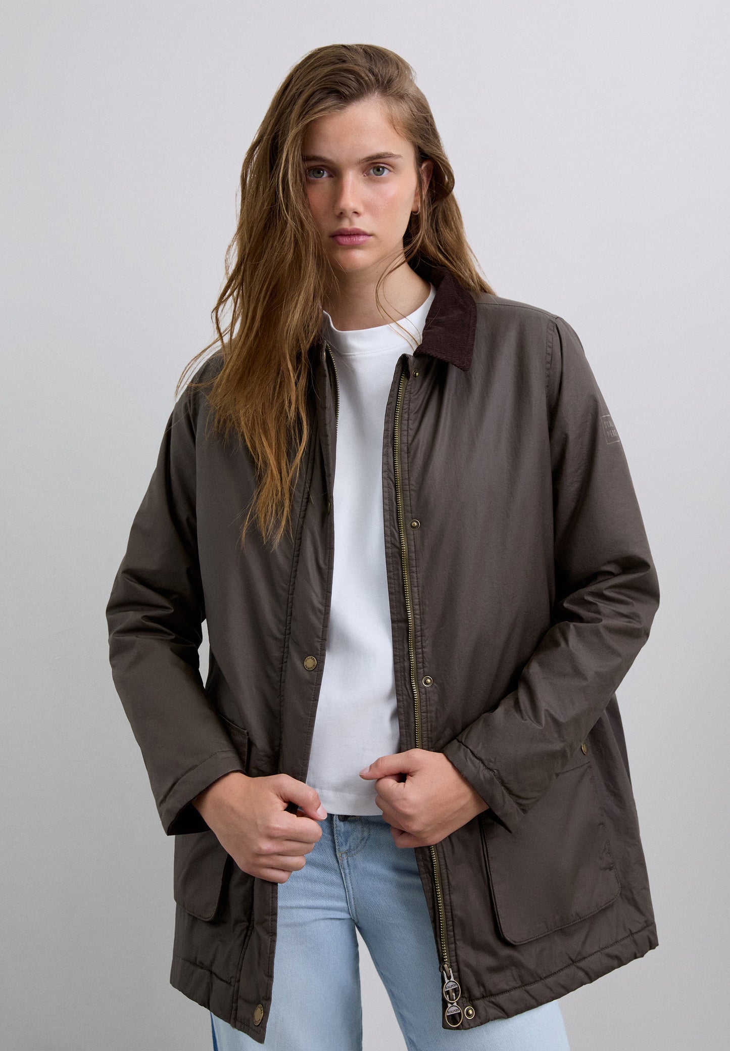 BLUSÃO COM GOLA EM CONTRASTE