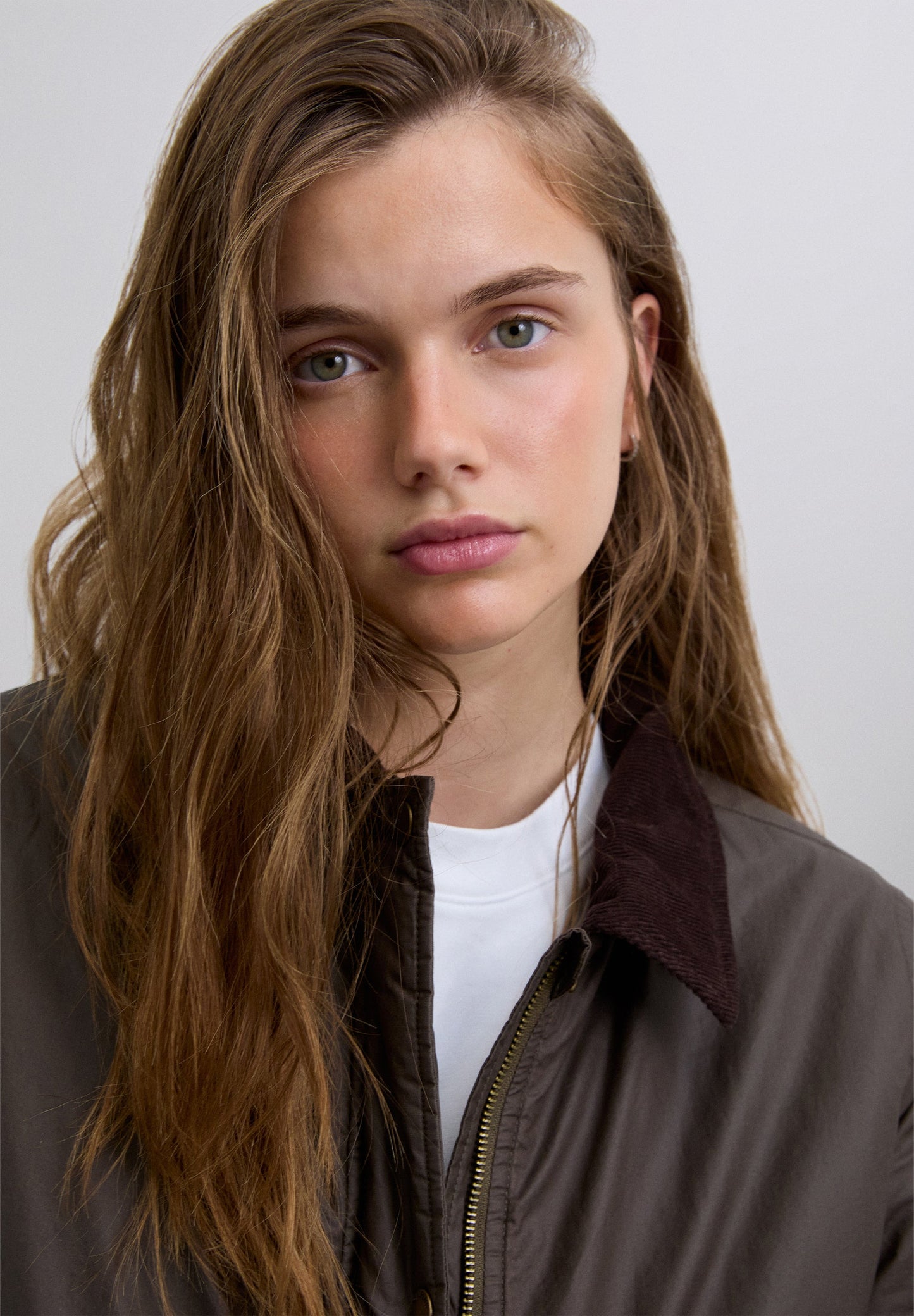 BLUSÃO COM GOLA EM CONTRASTE