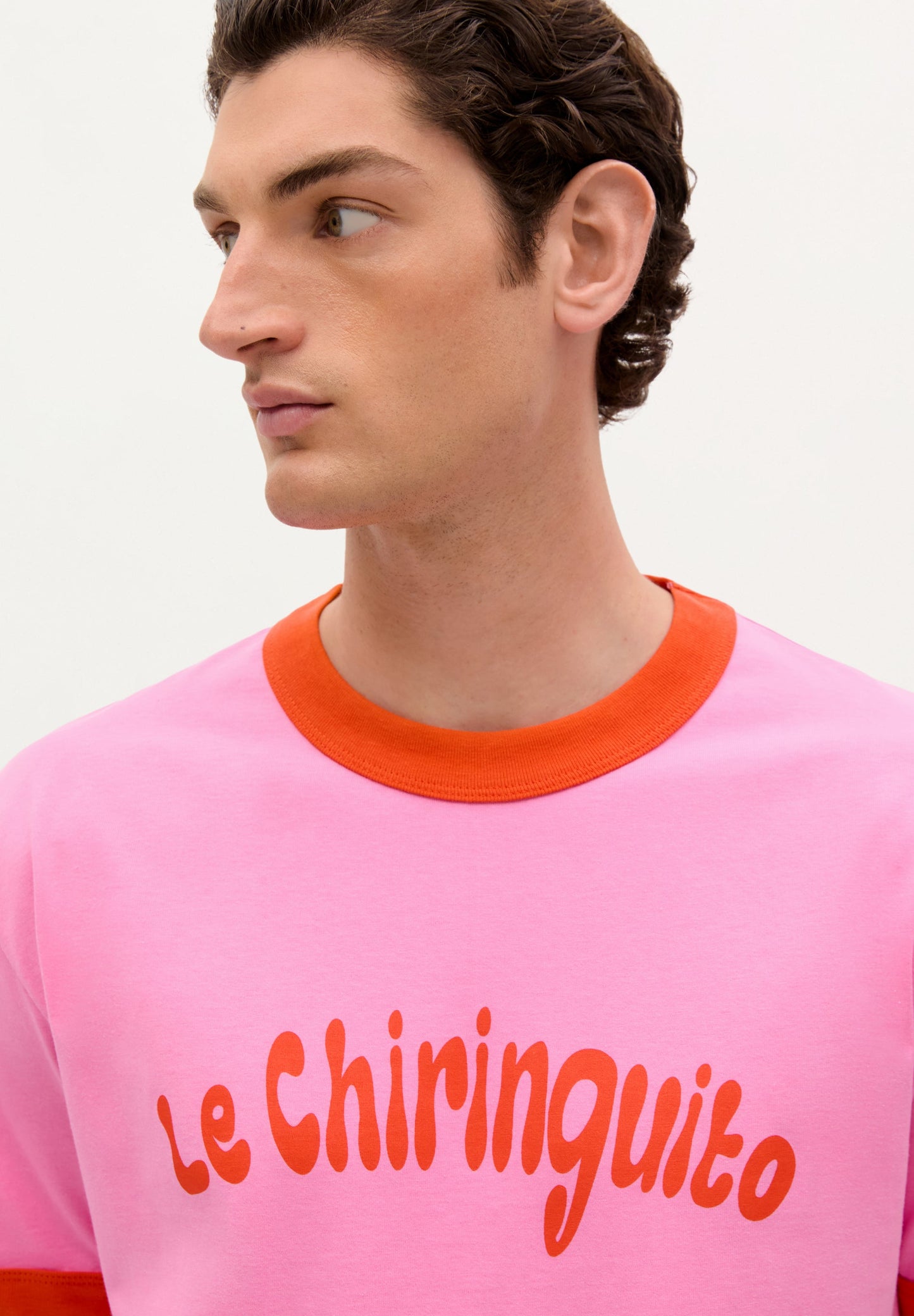 T-SHIRT COM PADRÃO FRONTAL CONTRASTANTE | LE CHIRINGUITO