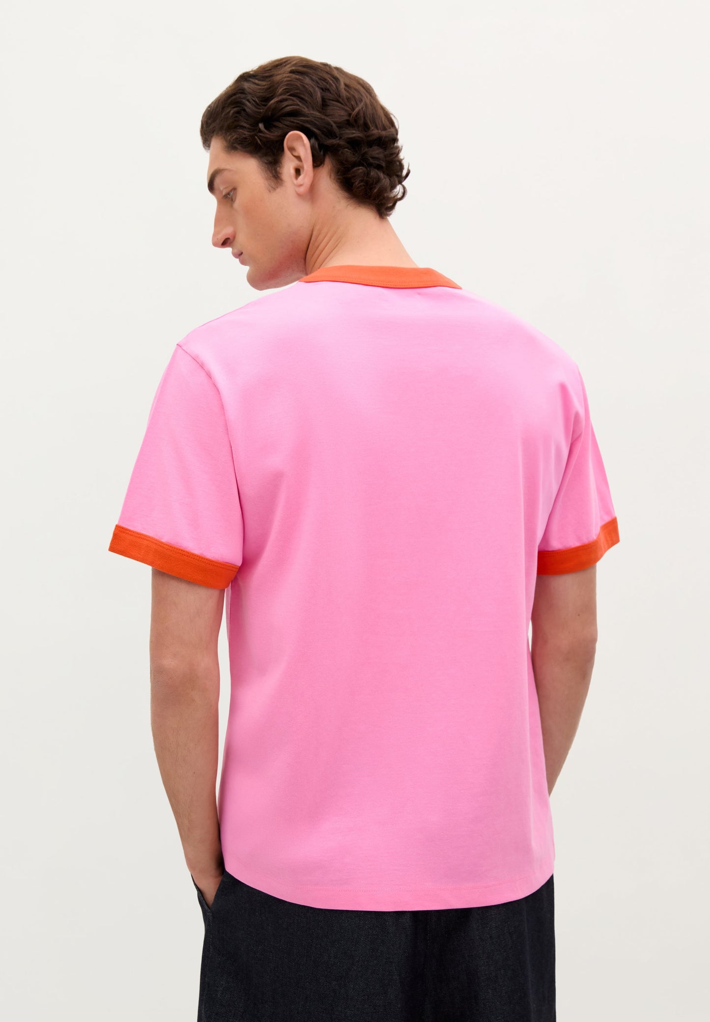T-SHIRT COM PADRÃO FRONTAL CONTRASTANTE | LE CHIRINGUITO