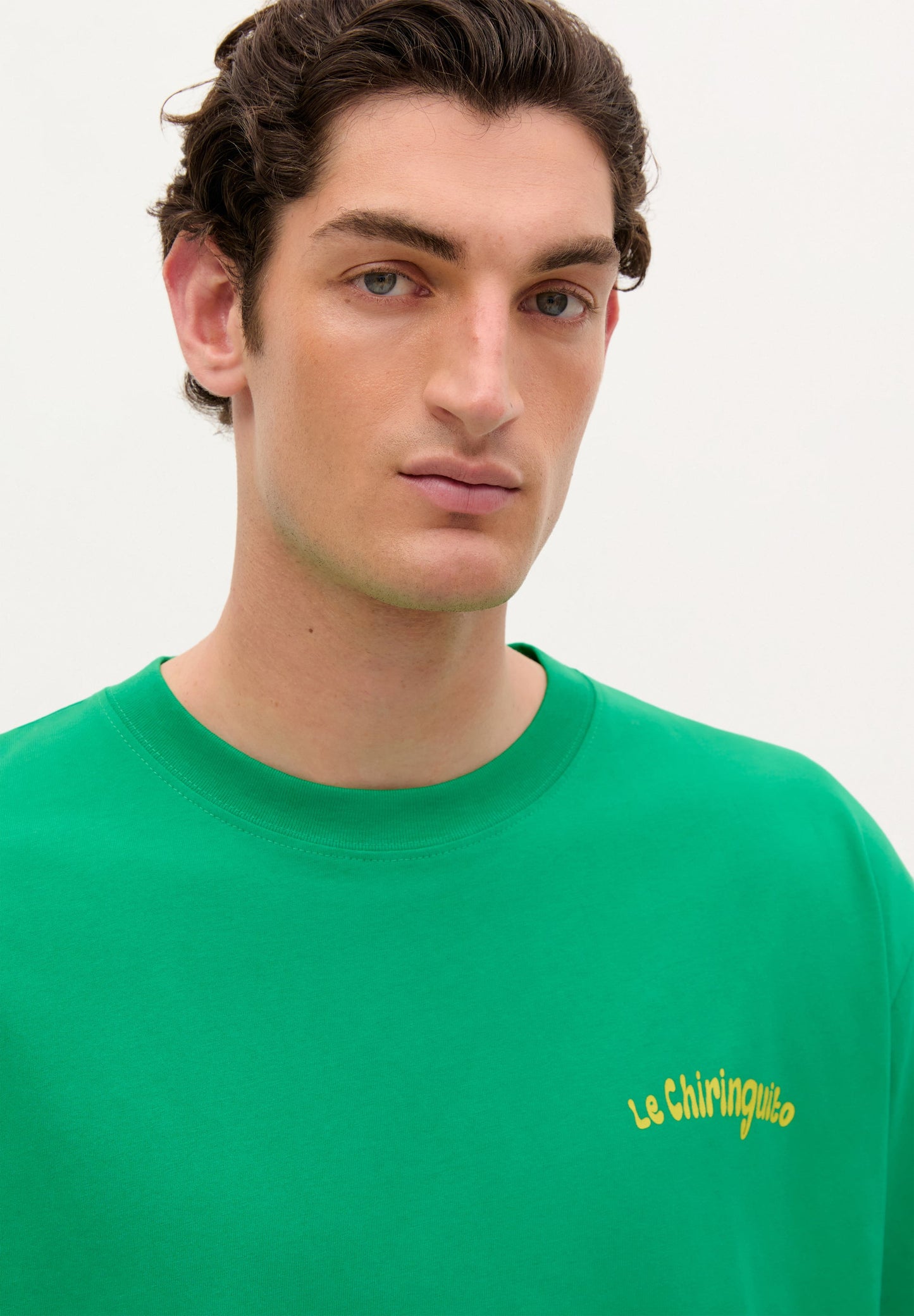 T-SHIRT COM PADRÃO ATRÁS | LE CHIRINGUITO