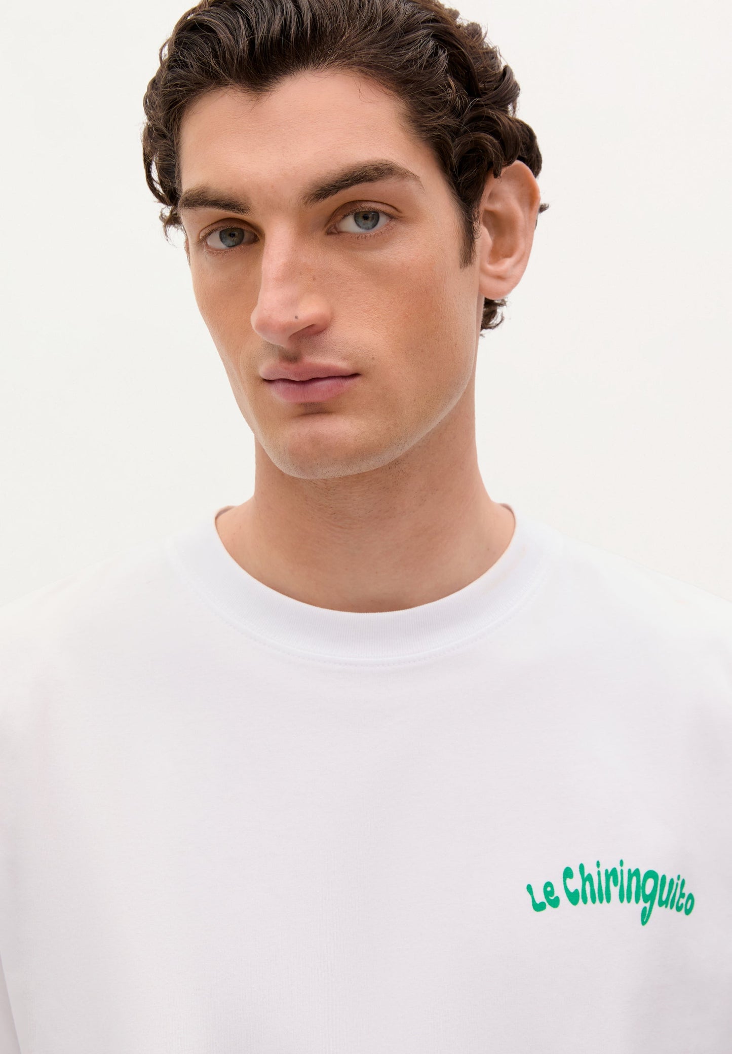 T-SHIRT COM PADRÃO ATRÁS | LE CHIRINGUITO