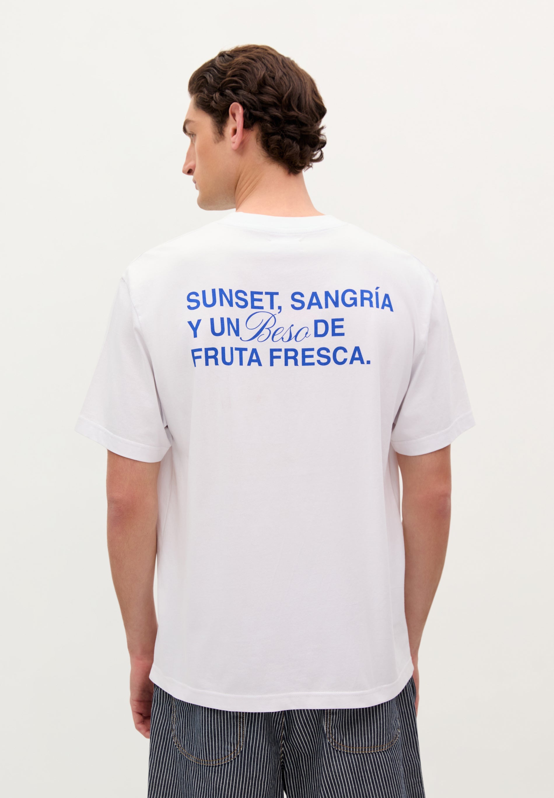 T-SHIRT COM PADRÃO TRASEIRO BEIJO | LE CHIRINGUITO