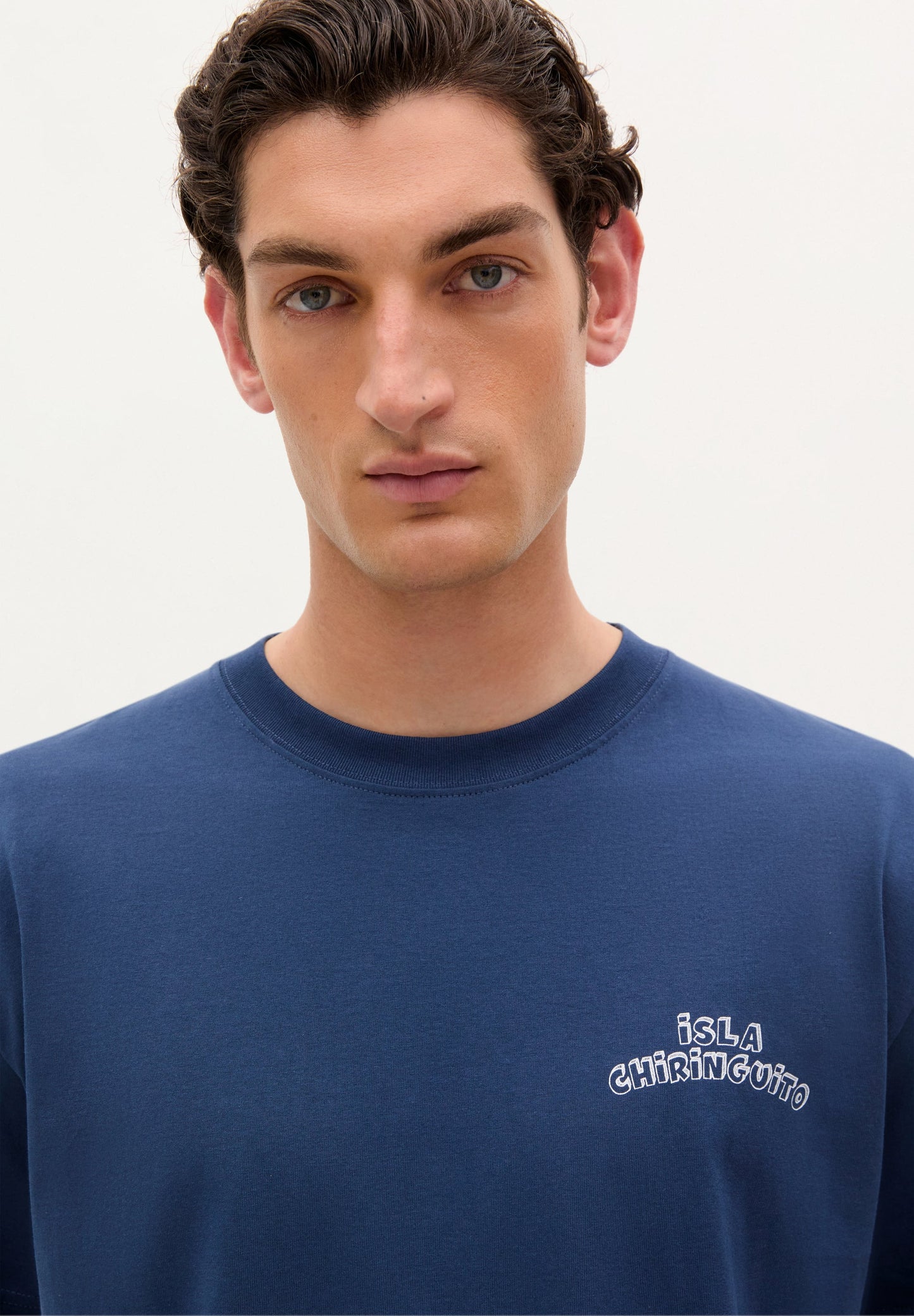 T-SHIRT COM PADRÃO ATRÁS | LE CHIRINGUITO