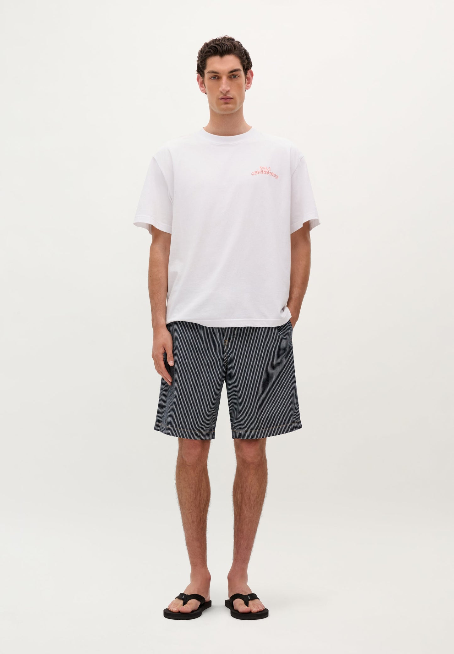 T-SHIRT COM PADRÃO ATRÁS | LE CHIRINGUITO