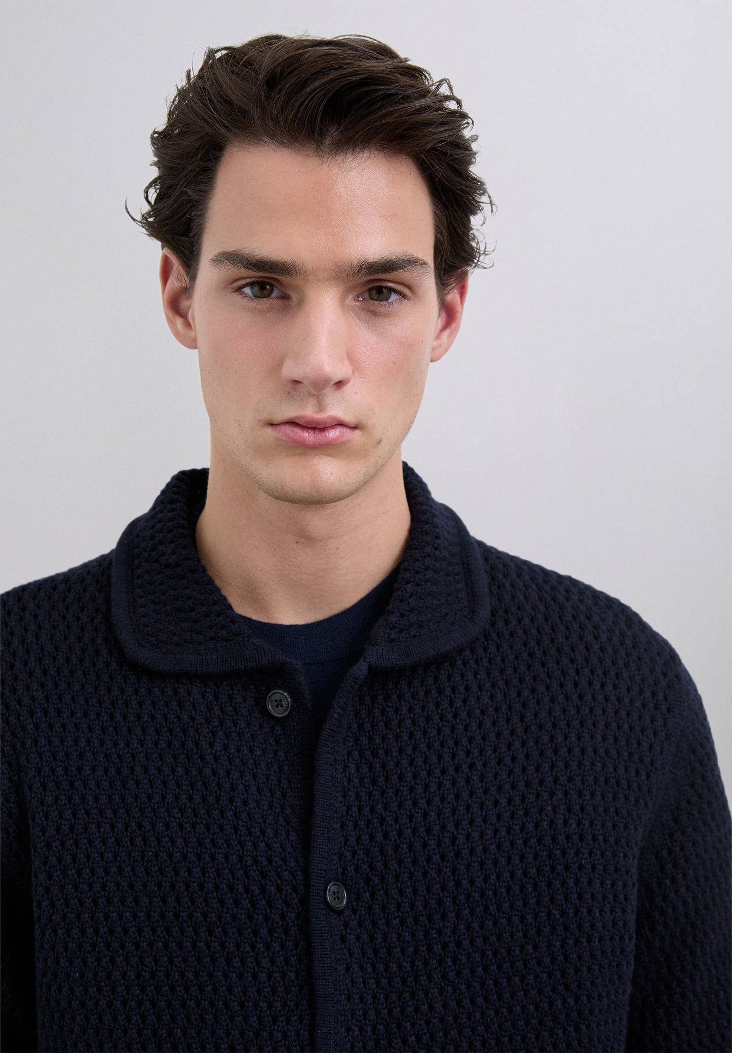 CARDIGAN DE LÃ COM GOLA DE CAMISEIRO