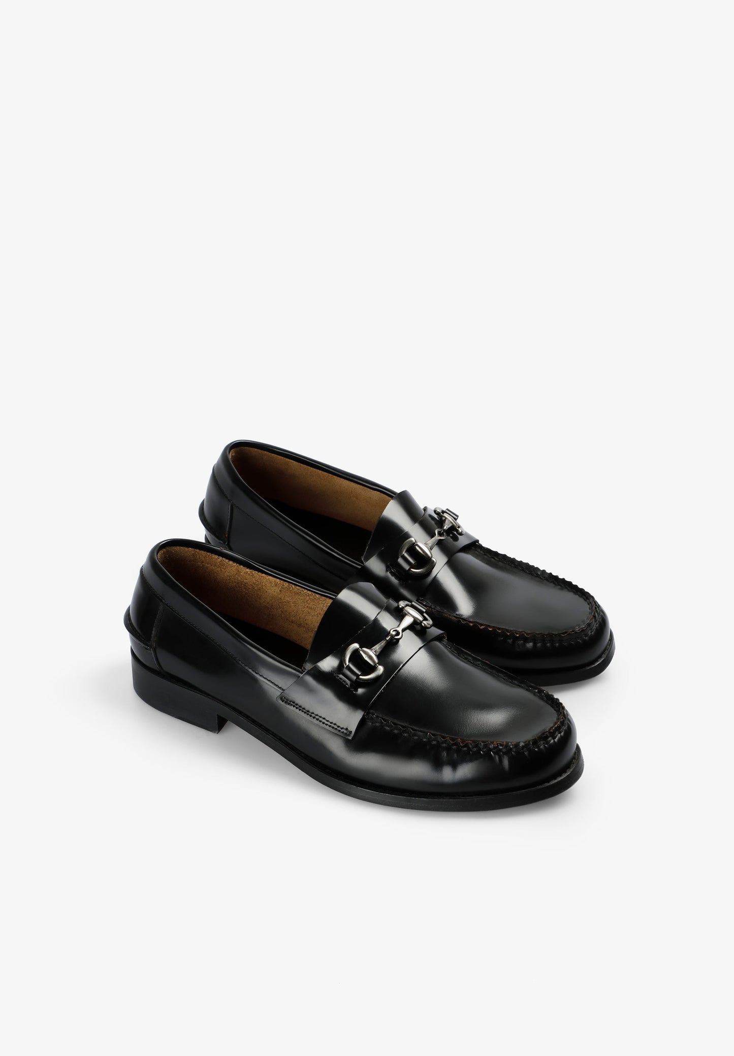 MOCASSINS EM PELE COM FIVELA
