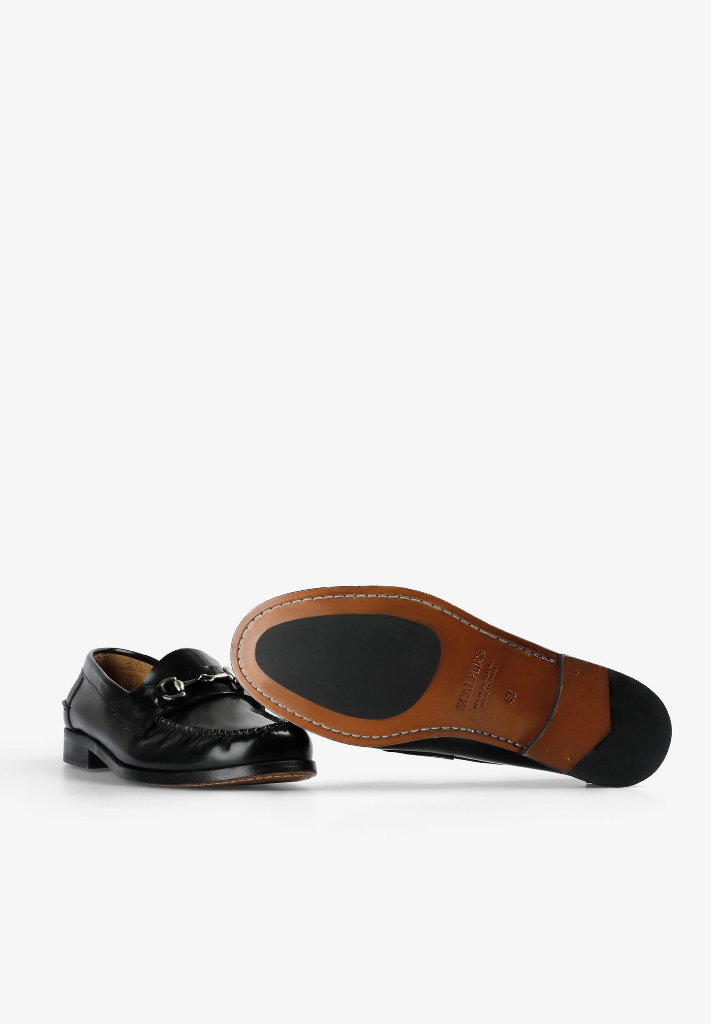 MOCASSINS EM PELE COM FIVELA