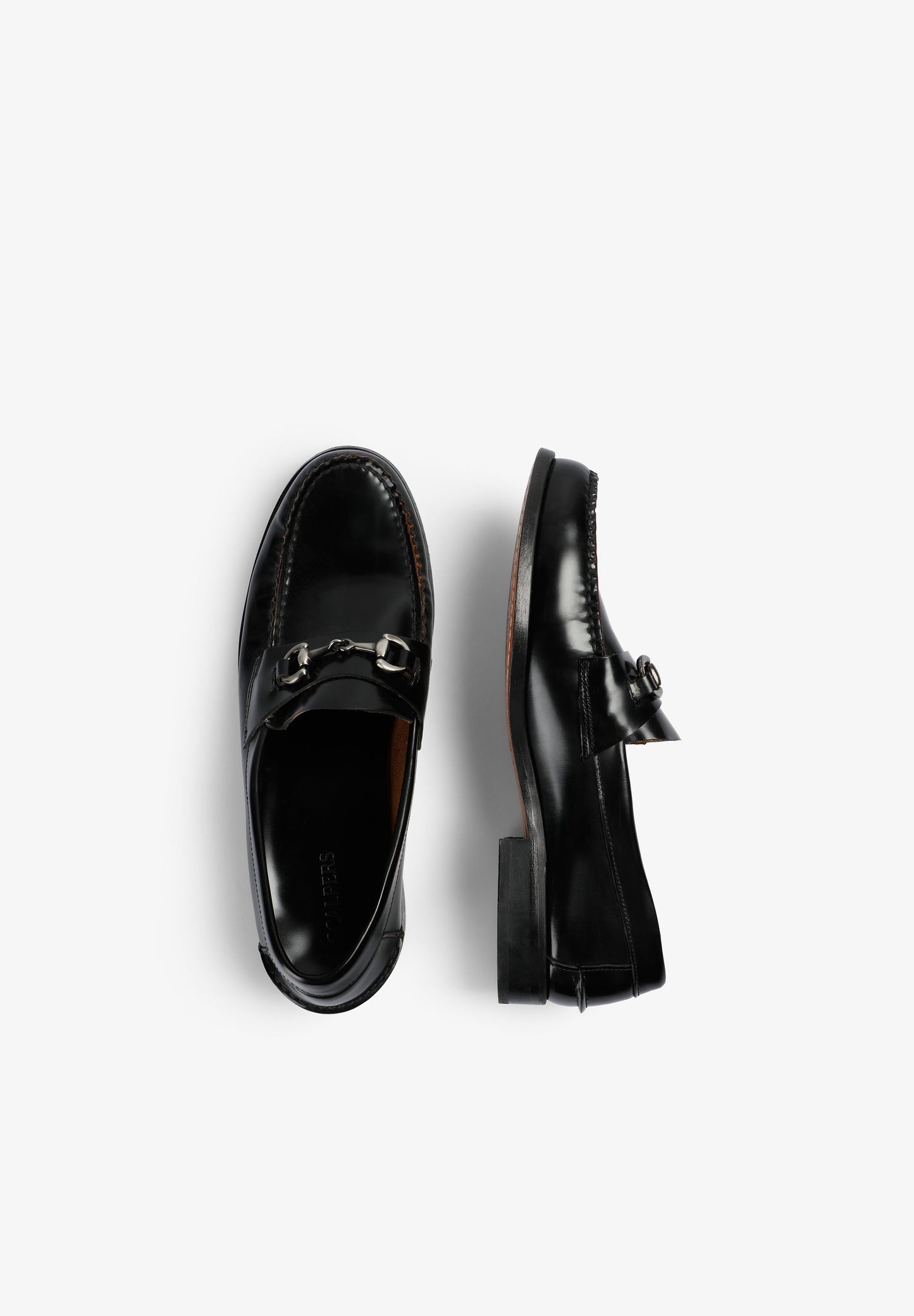 MOCASSINS EM PELE COM FIVELA