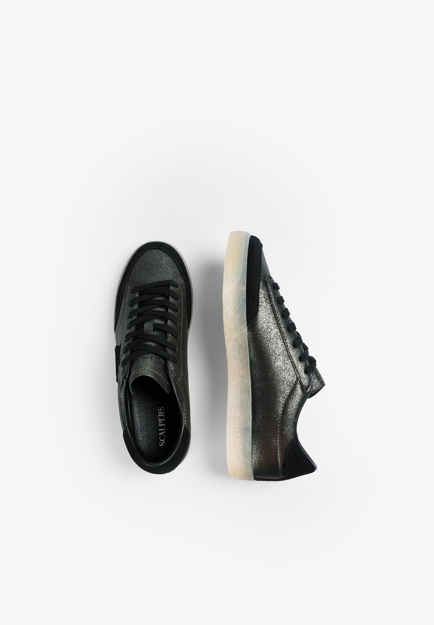 SAPATILHAS COM SKULL LATERAL