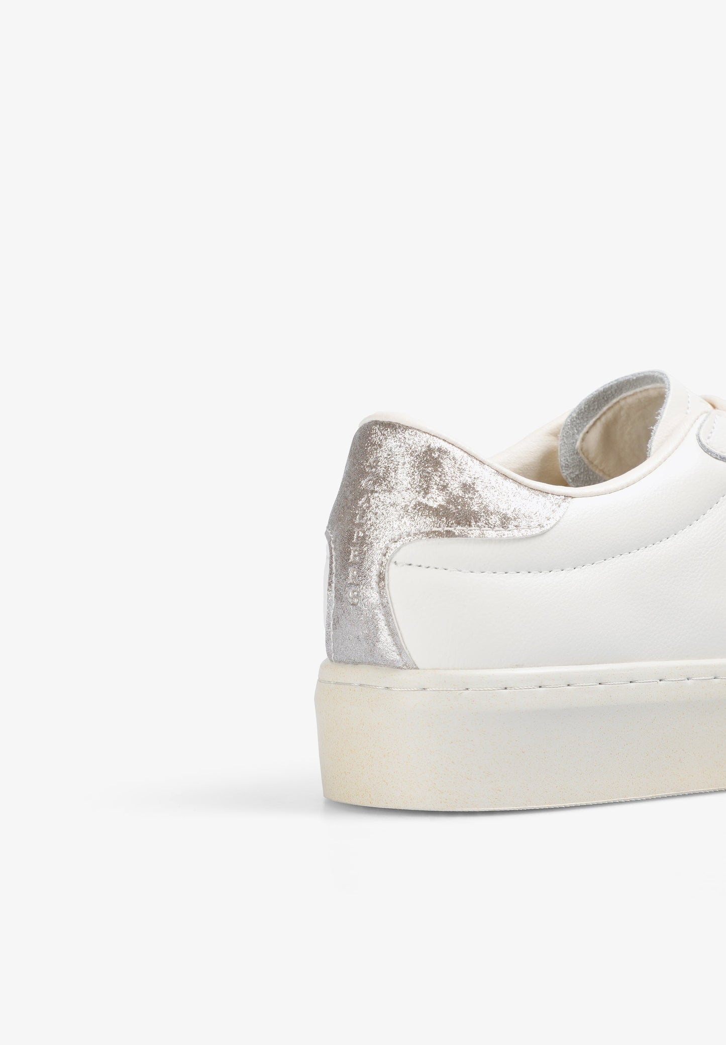 SAPATILHAS BAIXAS COM SKULL LATERAL