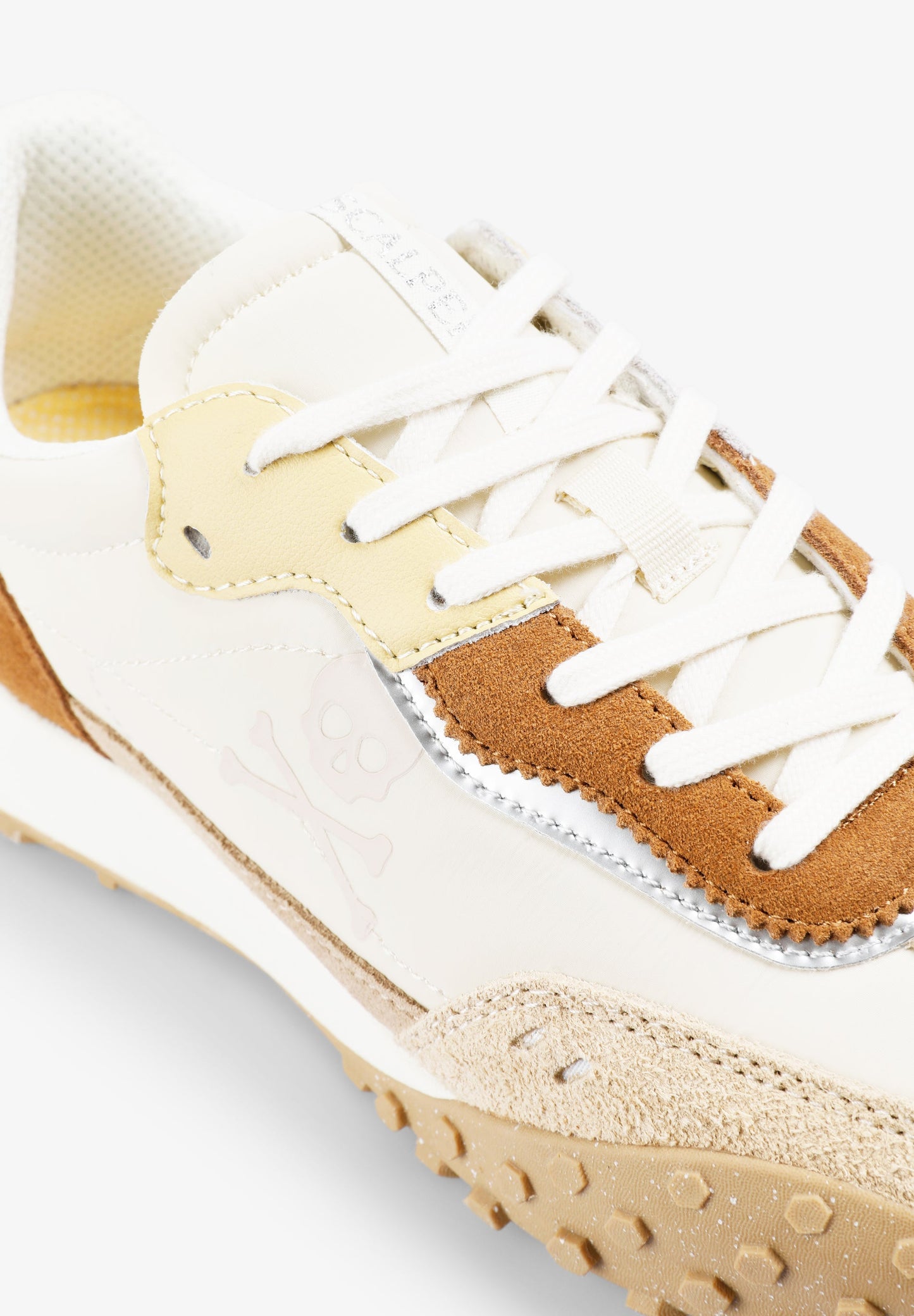 SAPATILHAS COM SKULL LATERAL