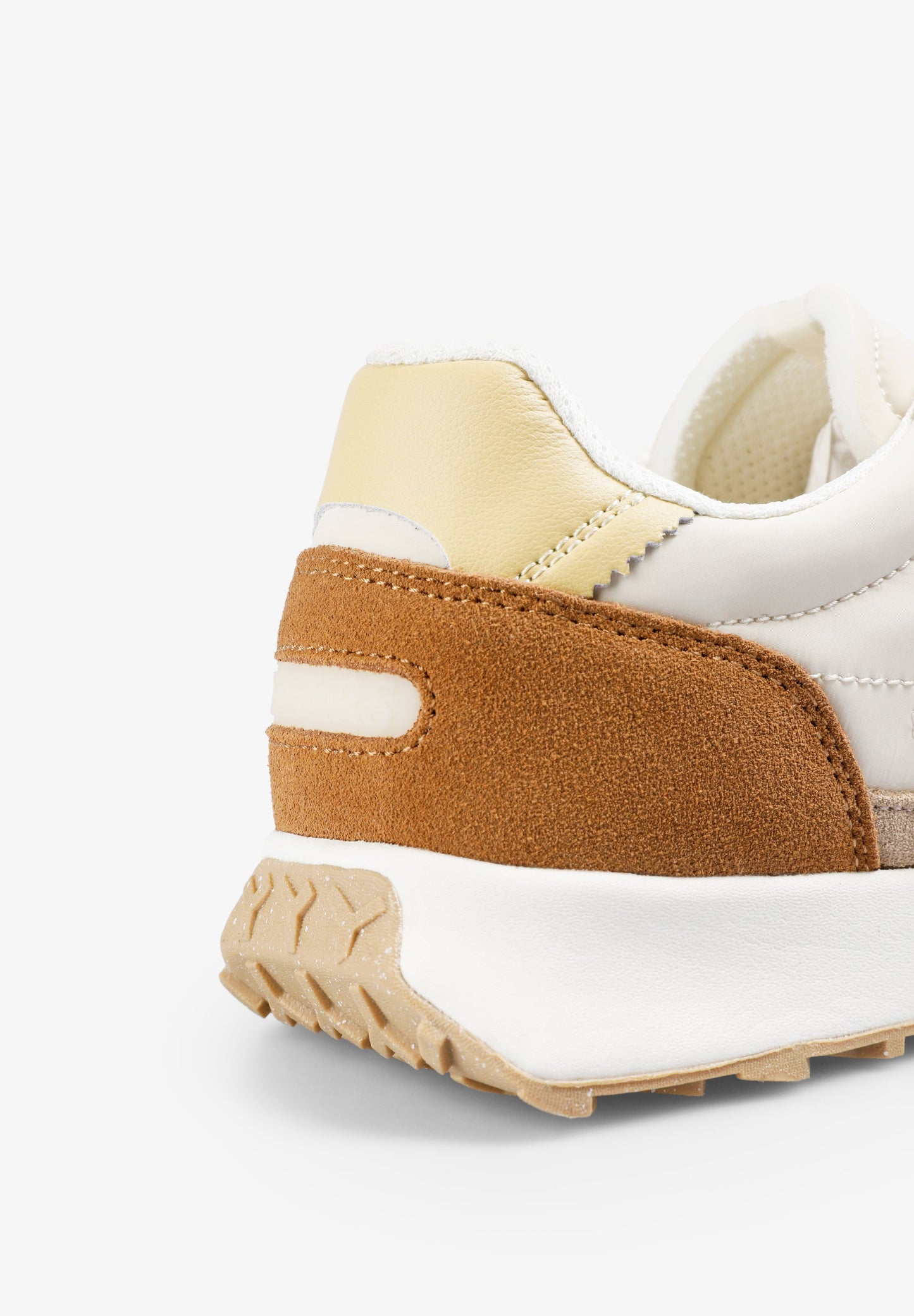 SAPATILHAS COM SKULL LATERAL