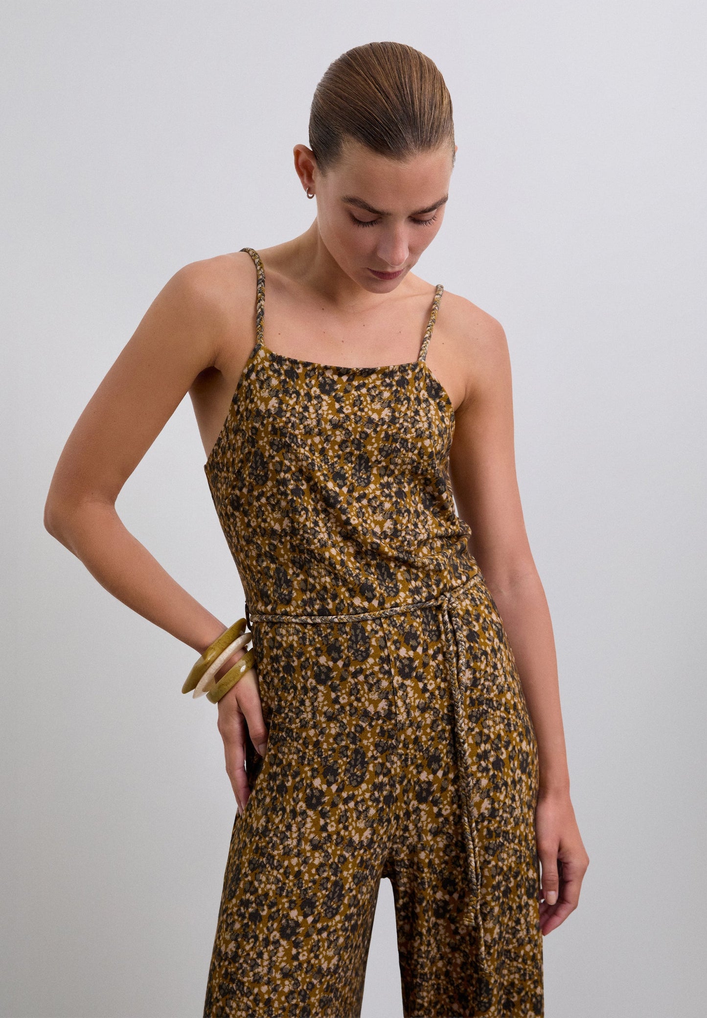 MACACÃO ESTAMPADO COM ESTAMPADO ANIMAL