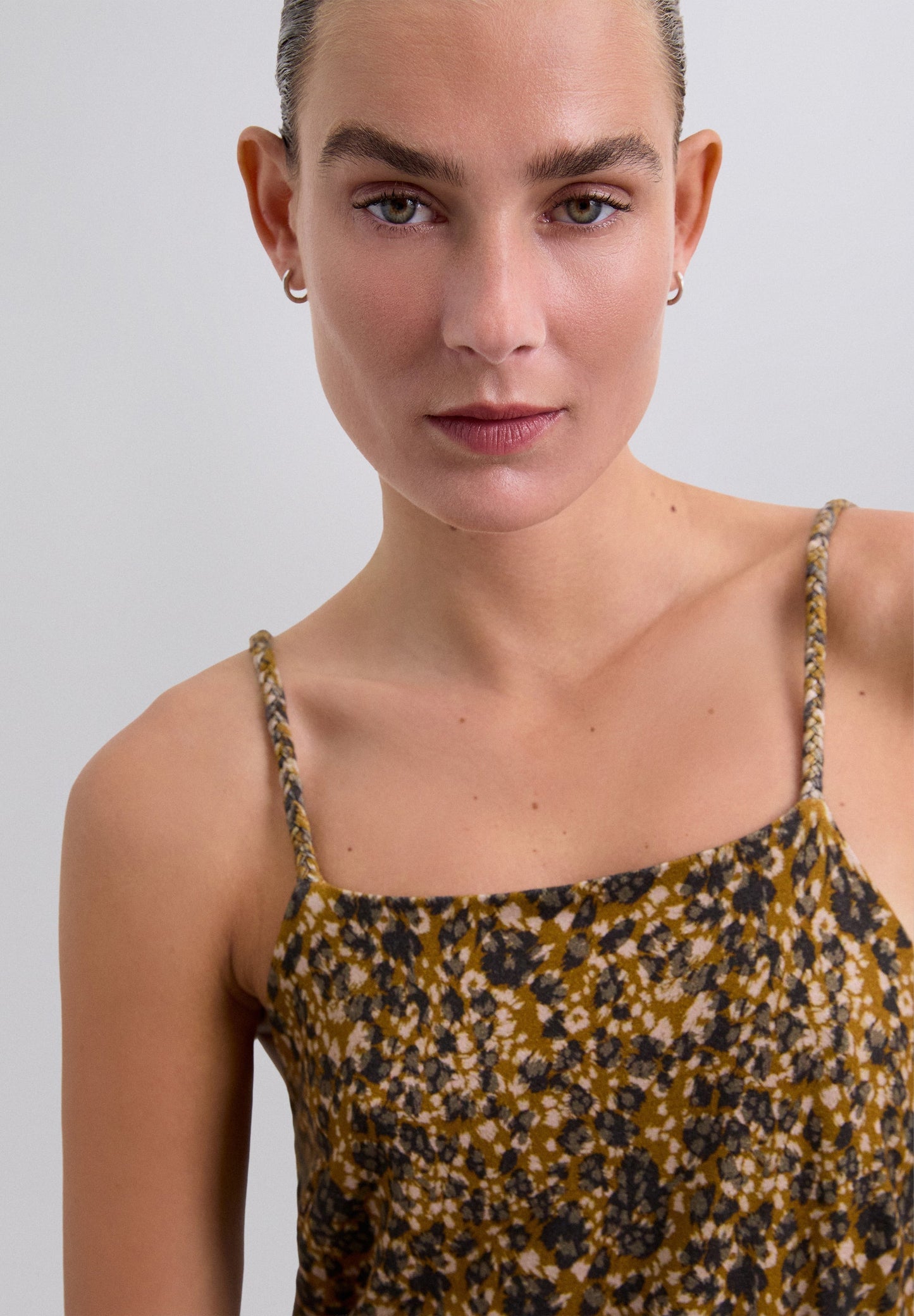 MACACÃO ESTAMPADO COM ESTAMPADO ANIMAL