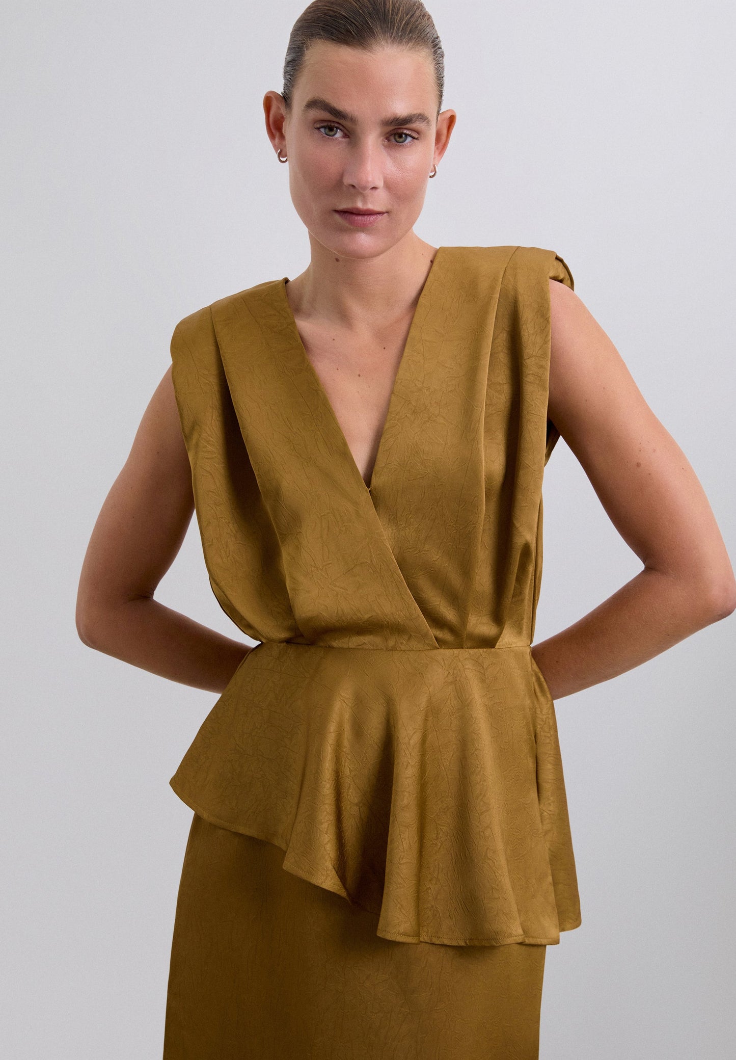 TOP FLUIDO COM FOLHOS