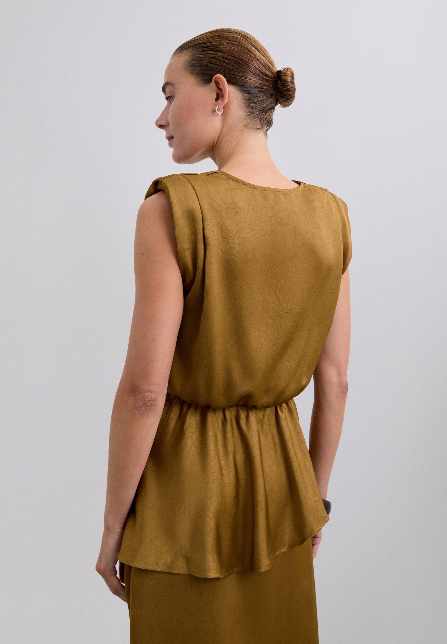 TOP FLUIDO COM FOLHOS