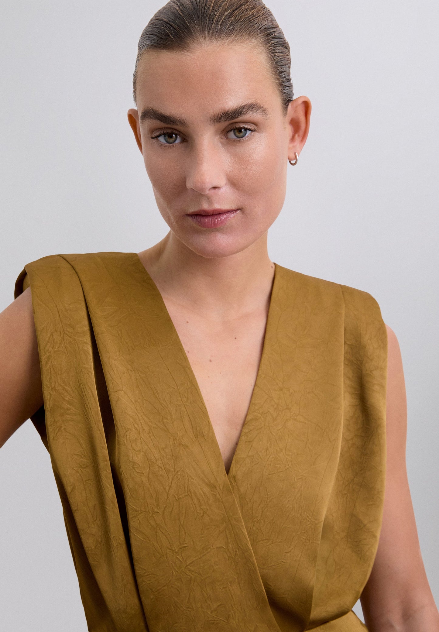 TOP FLUIDO COM FOLHOS