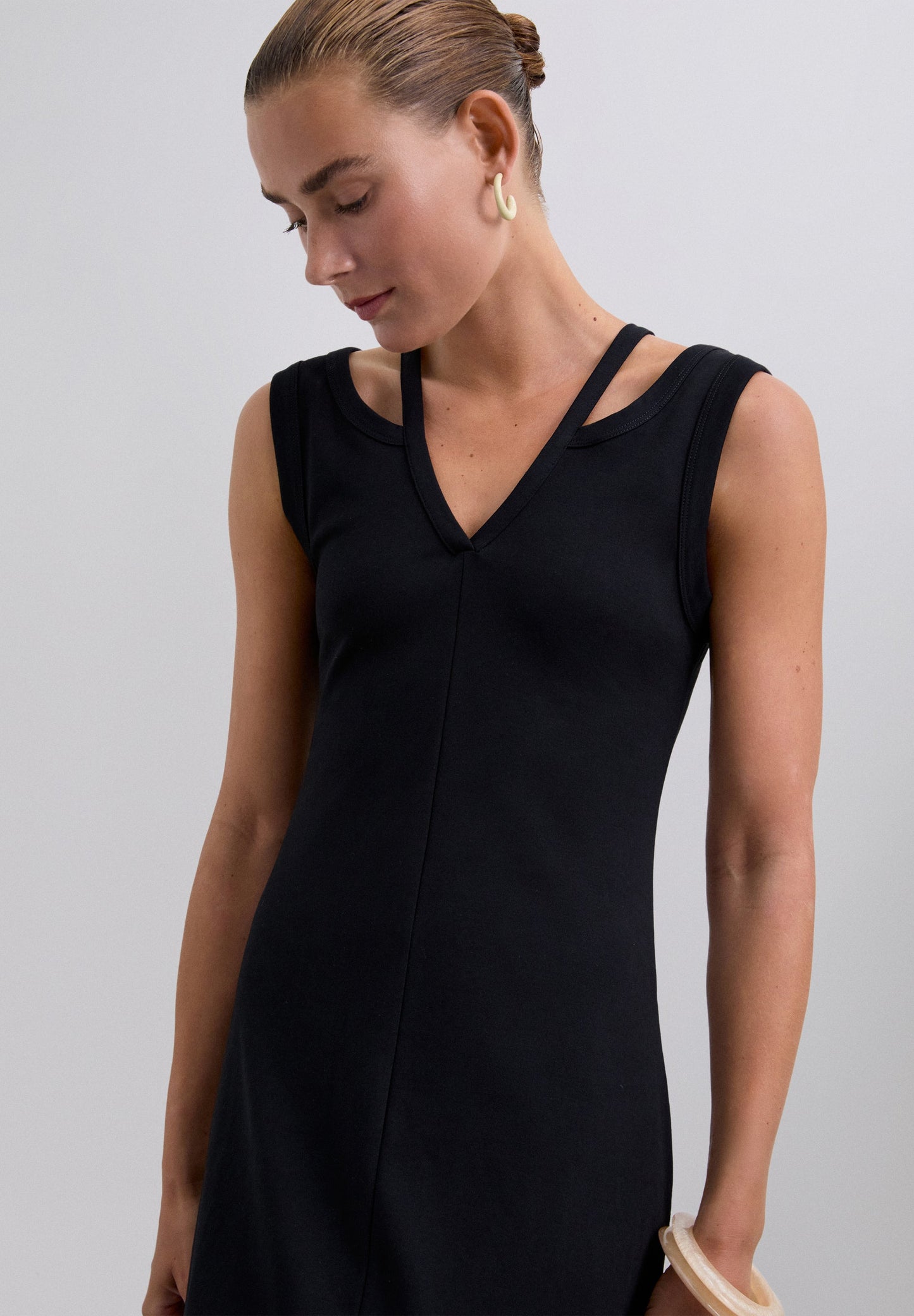 VESTIDO MIDI CUT OUT