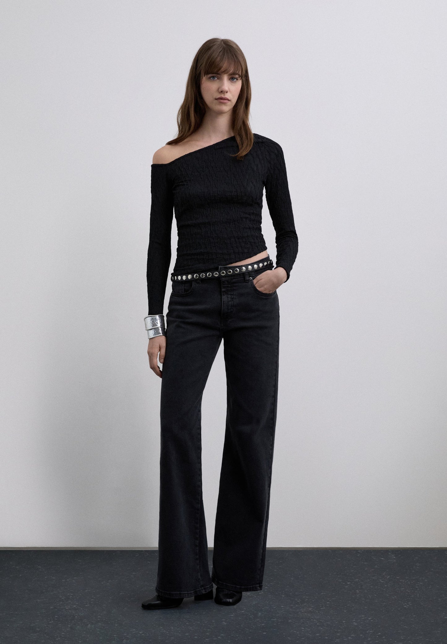 TOP ASSIMÉTRICO OMBRO DESCOBERTO